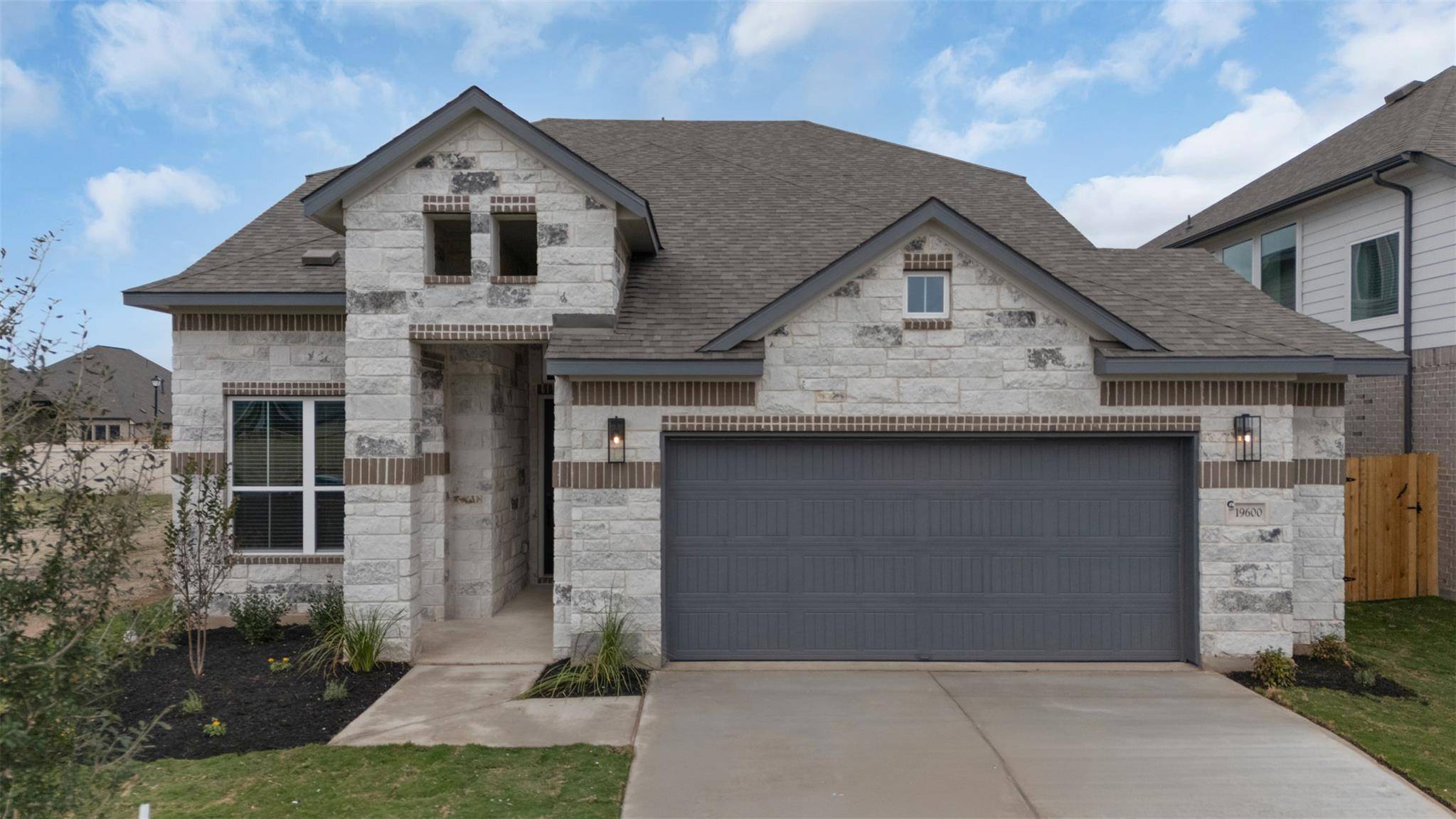 1032 Stonehill DR, Georgetown, TX 78633