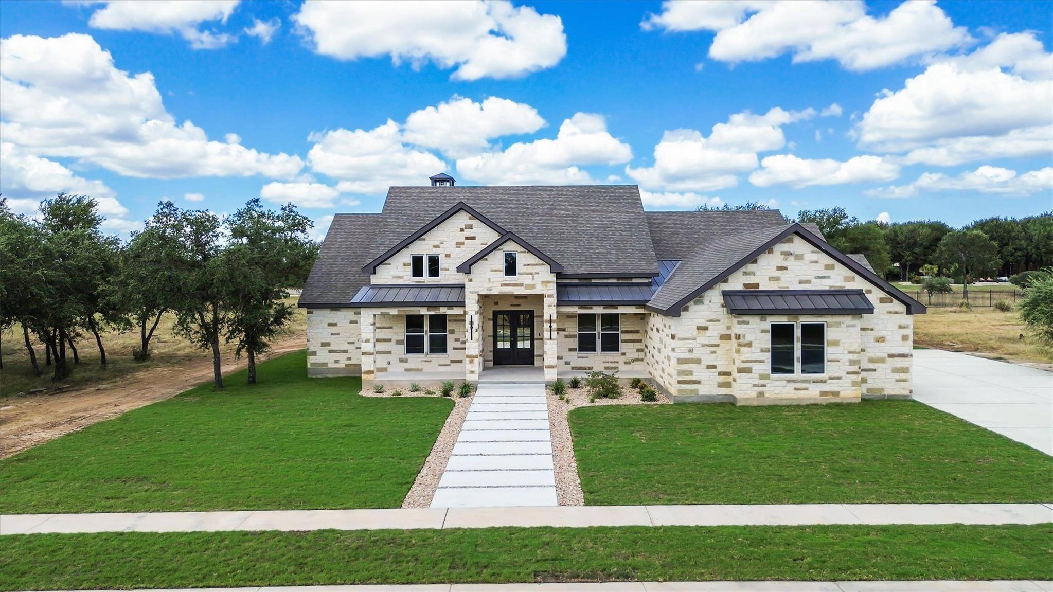 265 Sunday DR, Burnet, TX 78611