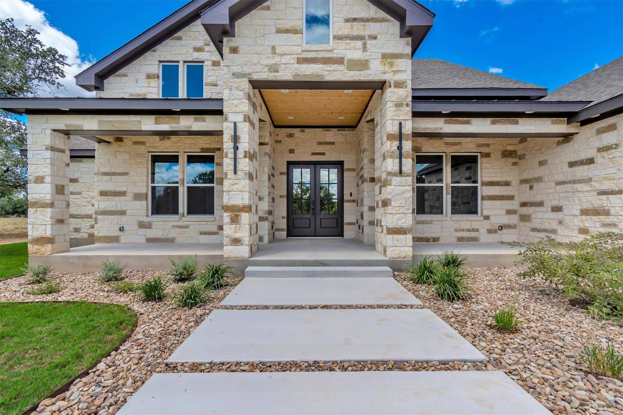 265 Sunday DR, Burnet, TX 78611