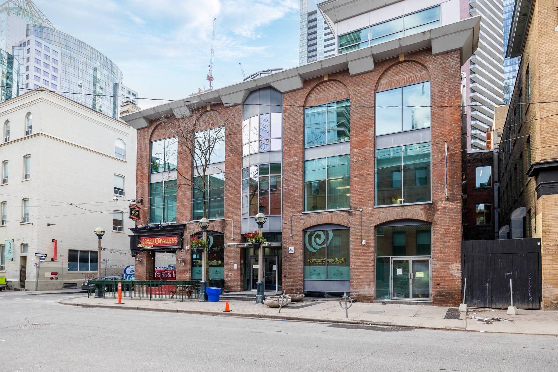 14 Duncan ST #204, Toronto C01, ON M5H 3G8