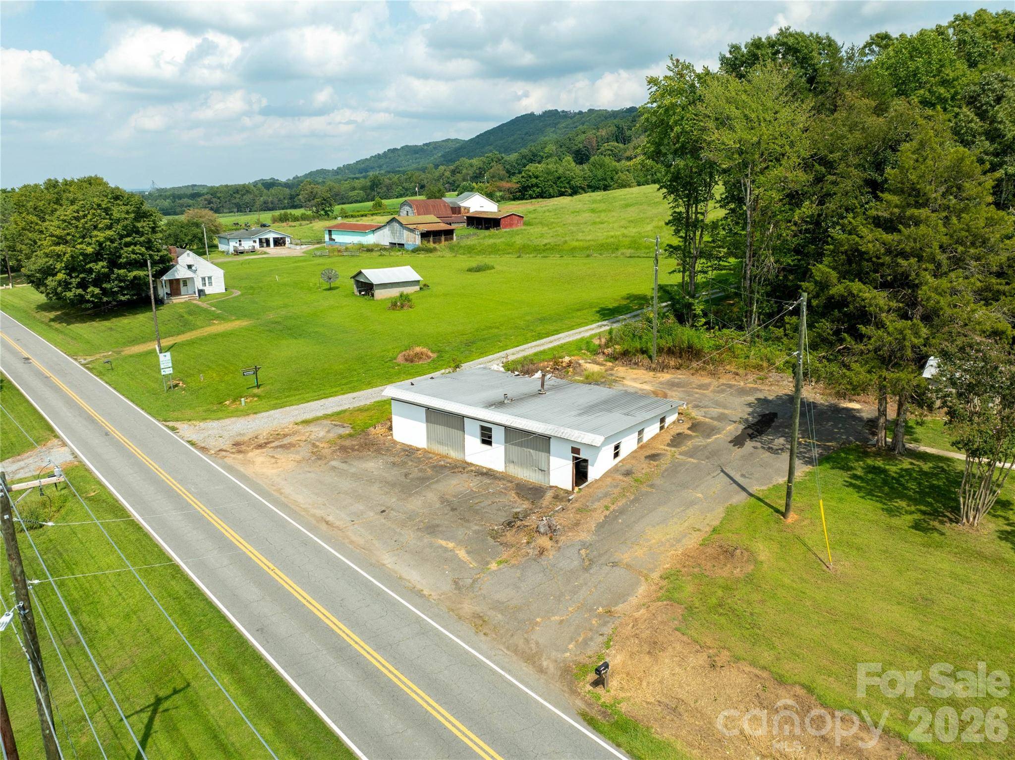 2316 Swan Creek RD, Jonesville, NC 28642