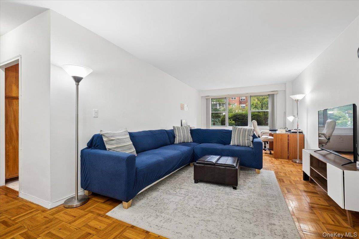 250 Garth RD #2E3, Scarsdale, NY 10583