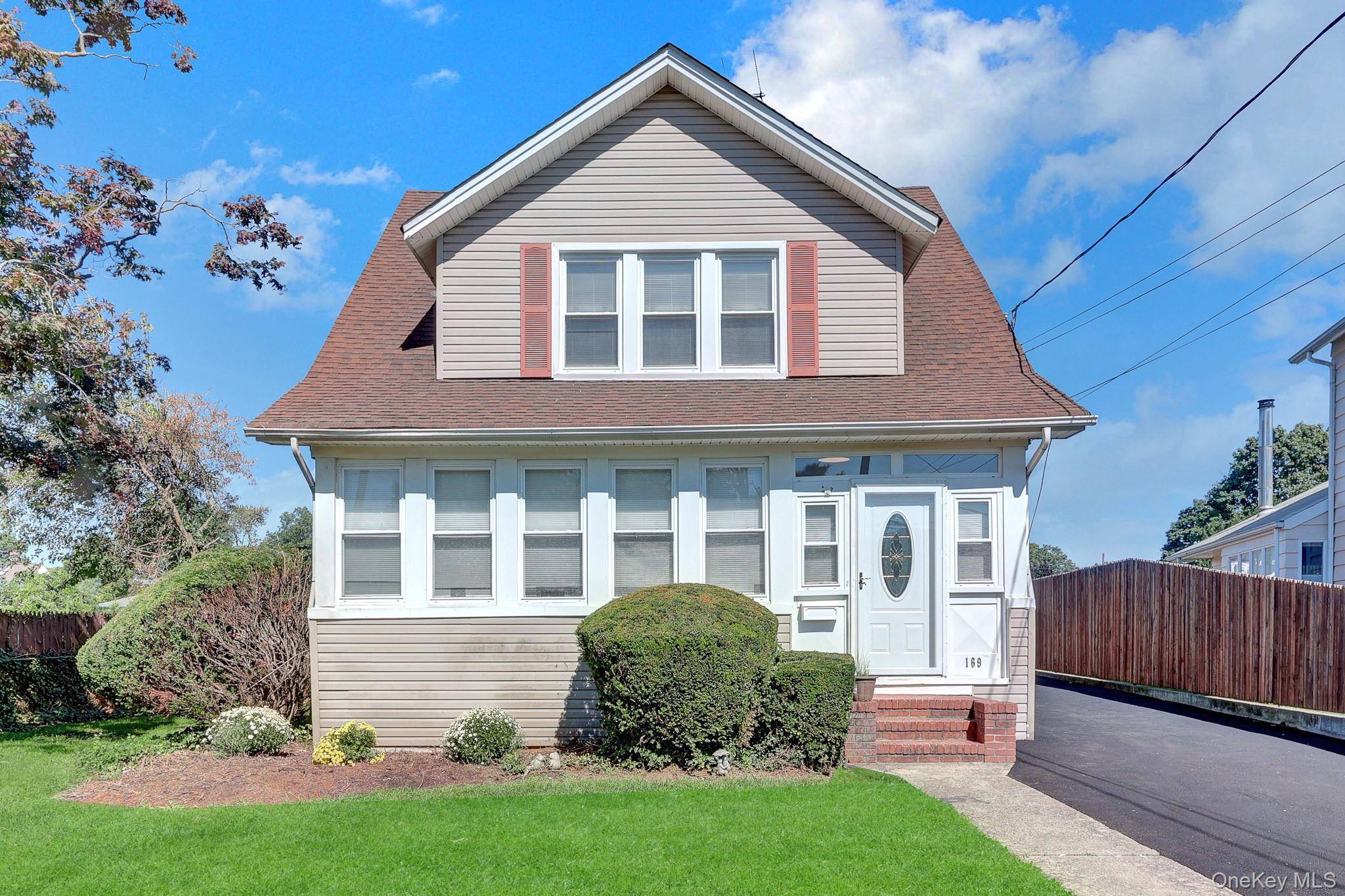 169 Butler ST, Westbury, NY 11590