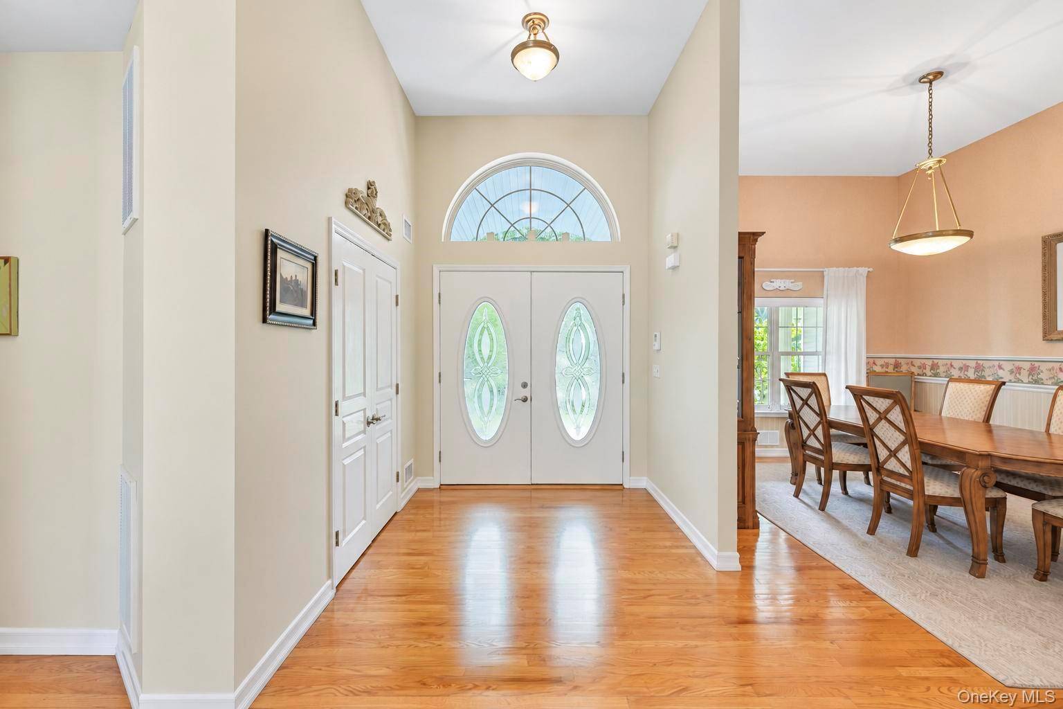7 Wood Hollow DR, Westhampton, NY 11977