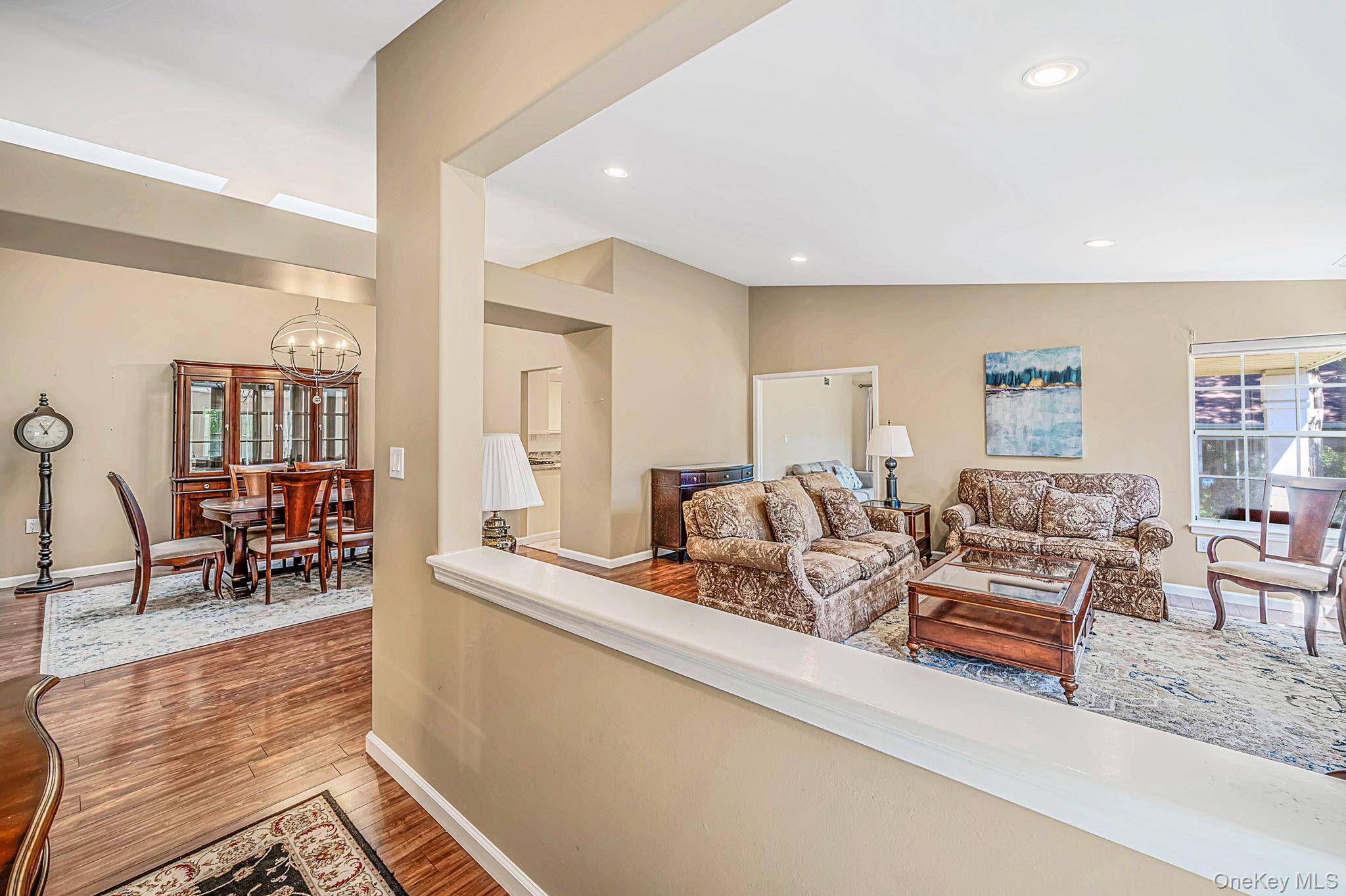 20 Wainscott CT, Ridge, NY 11961