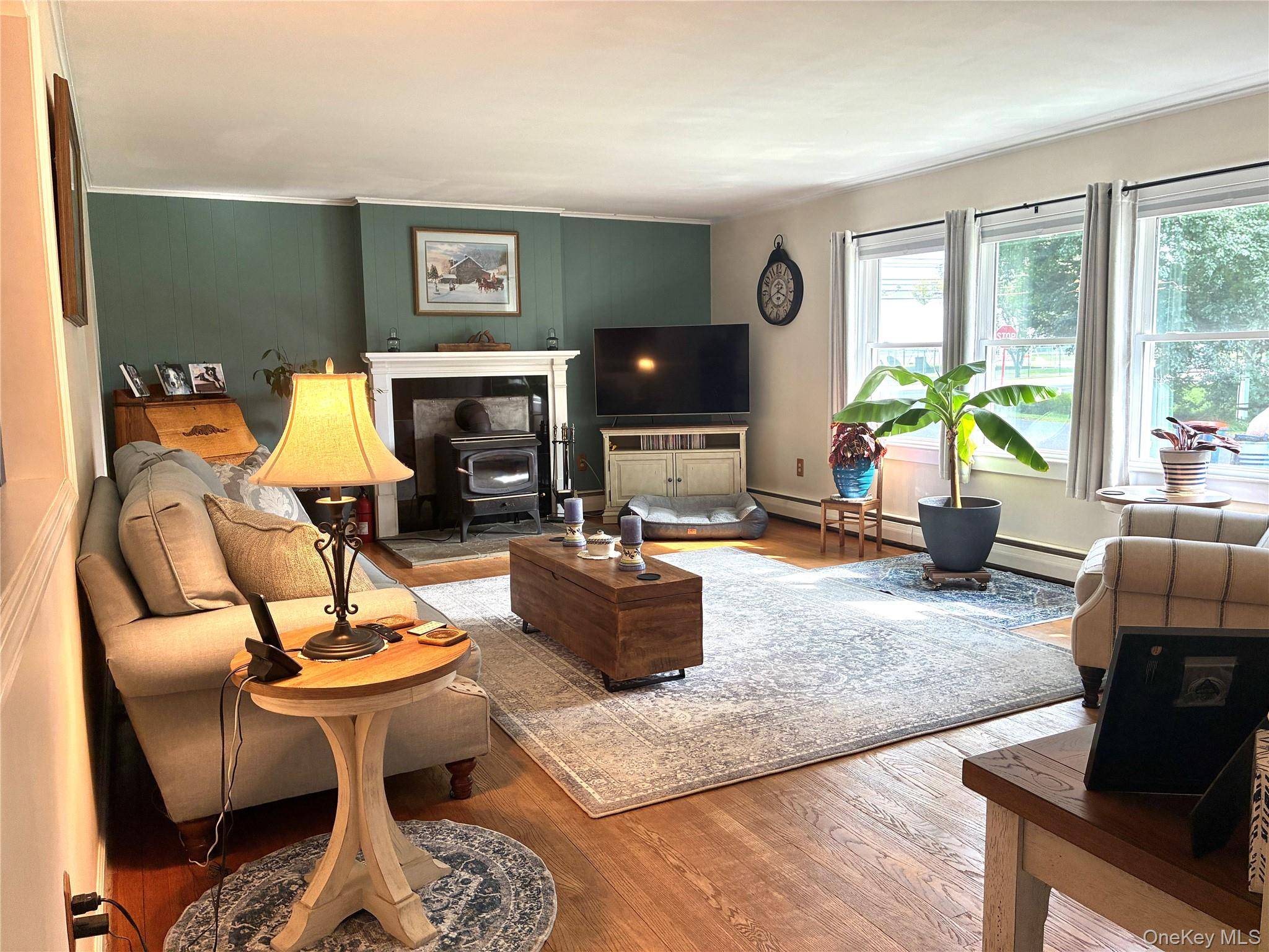 1 Cramer RD, Rhinebeck, NY 12572