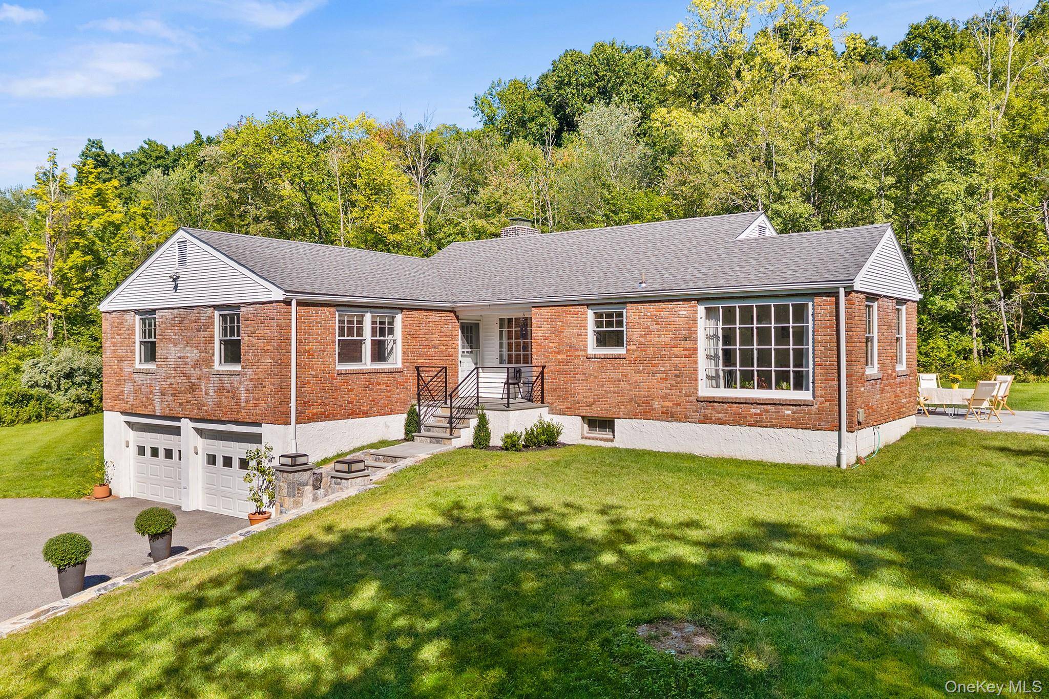 14 Lake RD, Katonah, NY 10536