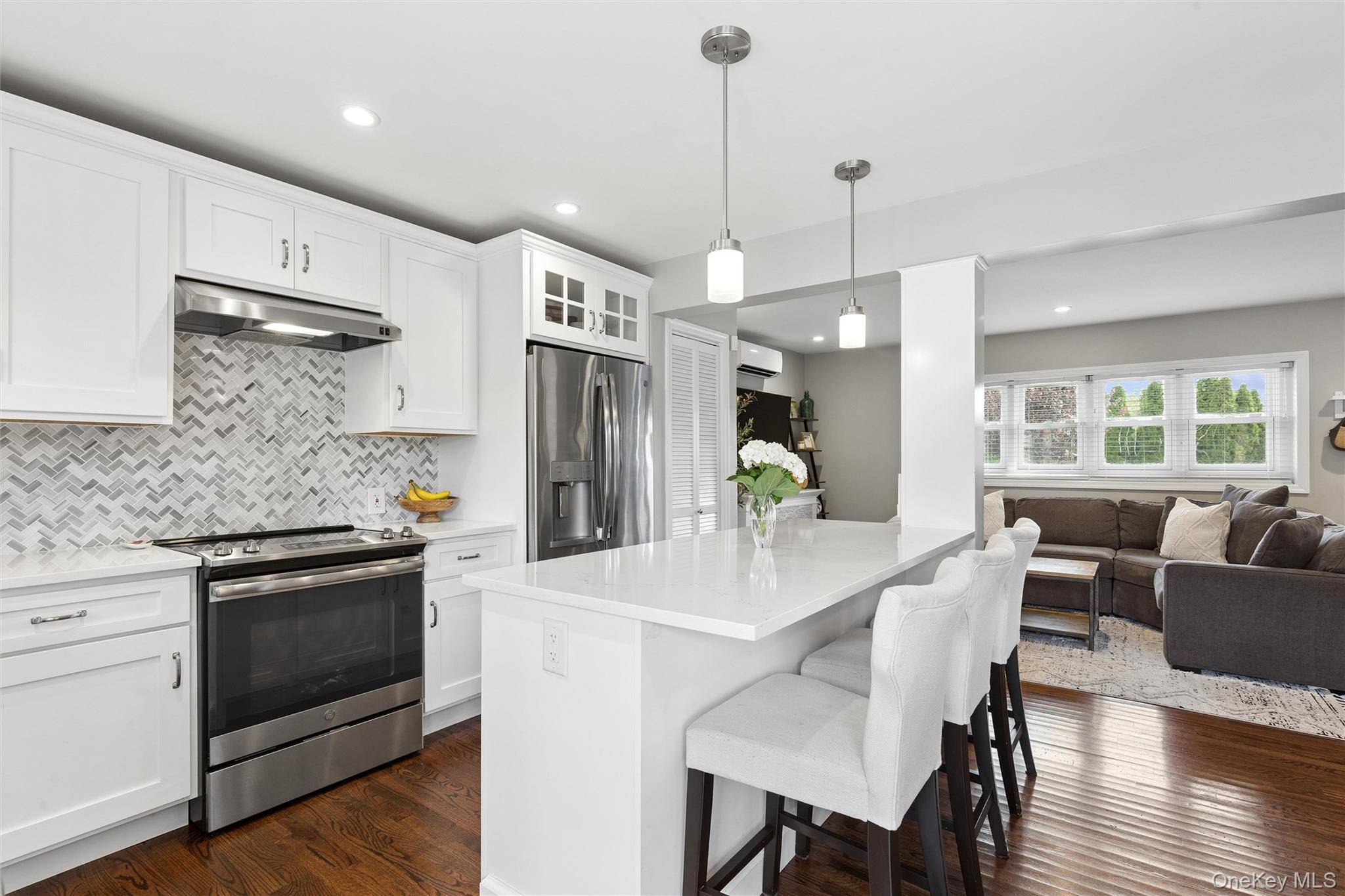 24 Essen PL, Bethpage, NY 11714