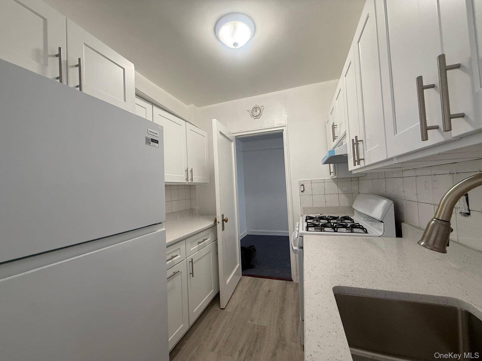 92 11 35 AVE, Jackson Heights, NY 11372