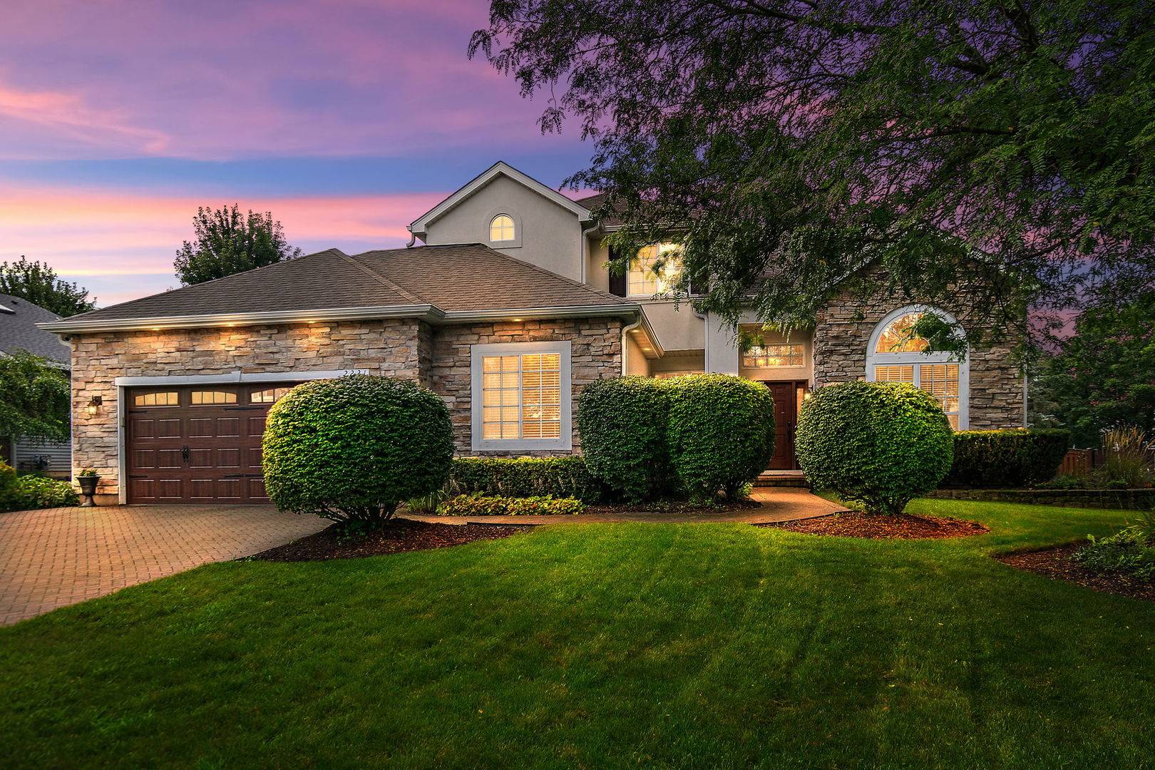 2221 Somerset LN, Mundelein, IL 60060