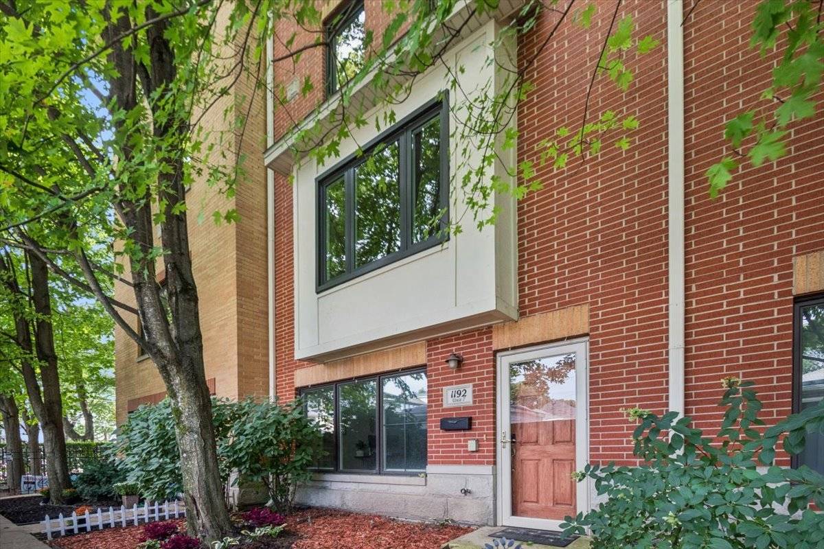 1192 Clarence AVE #7, Oak Park, IL 60304