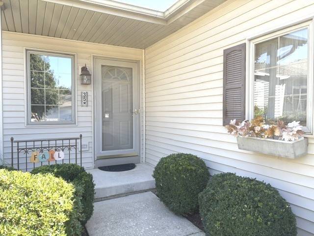 35 S Juniper DR, North Aurora, IL 60542