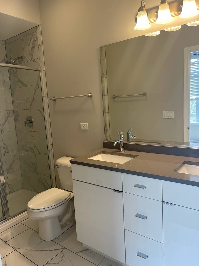 948 Madison ST #3-2, Oak Park, IL 60302