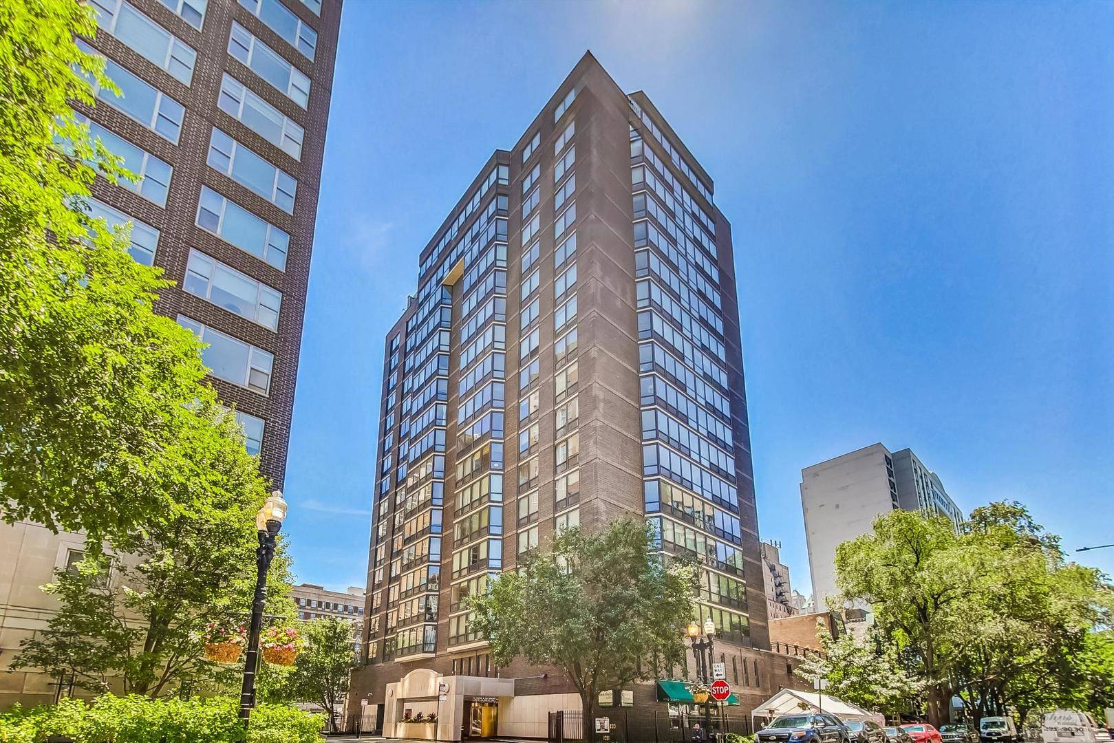 21 W Goethe ST #10L, Chicago, IL 60610