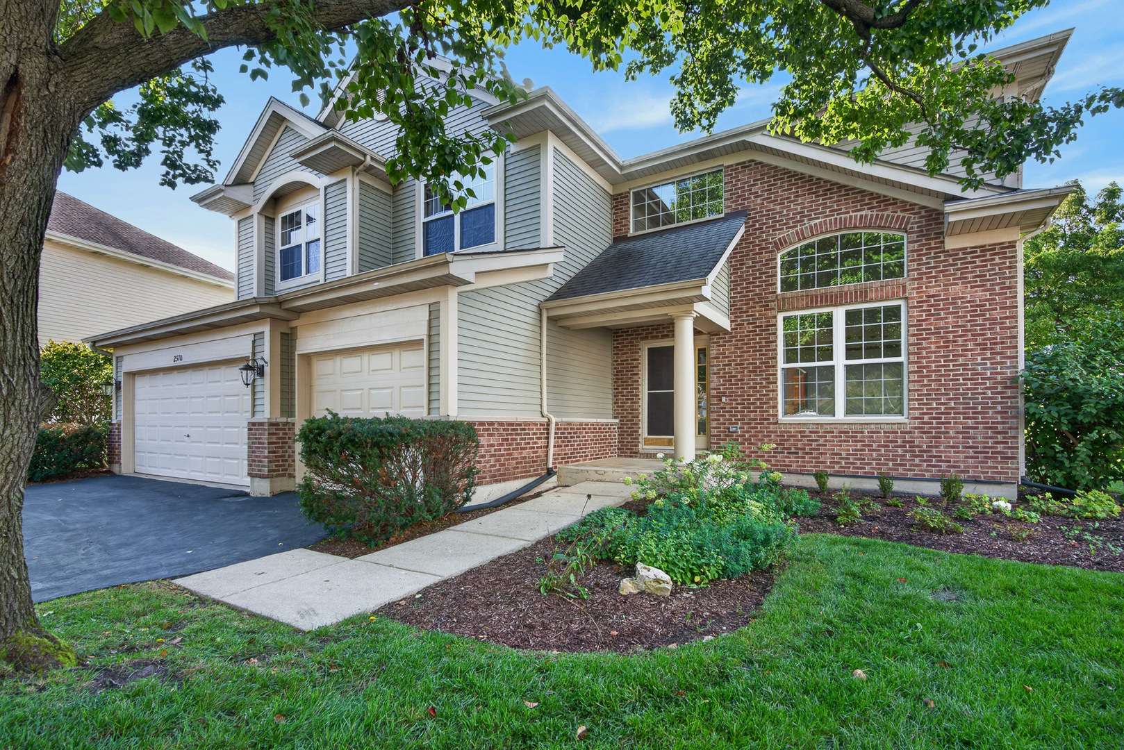 2570 N Jade AVE, Arlington Heights, IL 60004