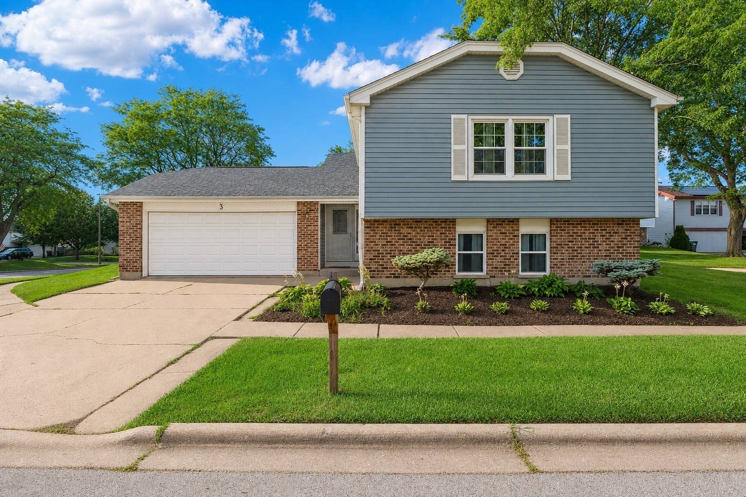 3 WHITEHALL CT, Streamwood, IL 60107