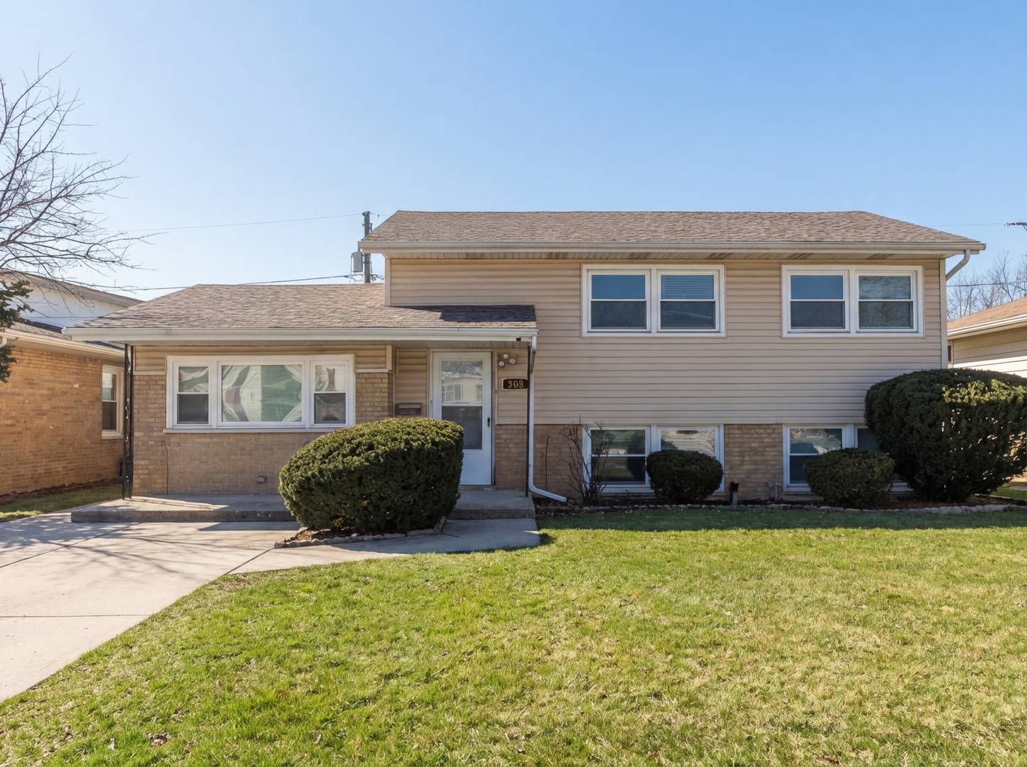 382 Chappel AVE, Calumet City, IL 60409