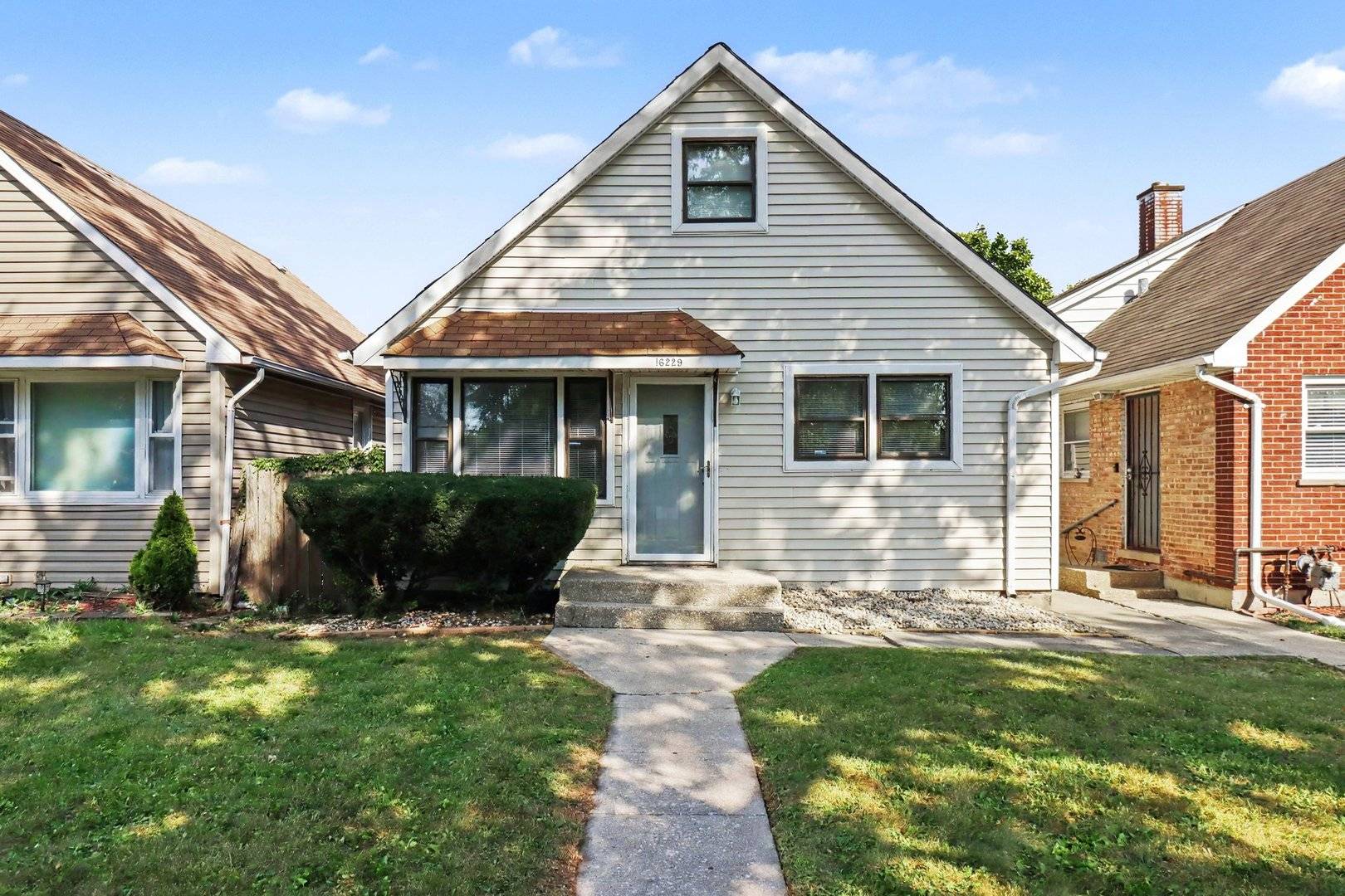 16229 Woodbridge AVE, Harvey, IL 60426