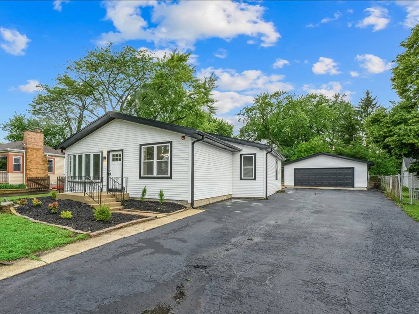 18172 W Twin Lakes BLVD, Grayslake, IL 60030