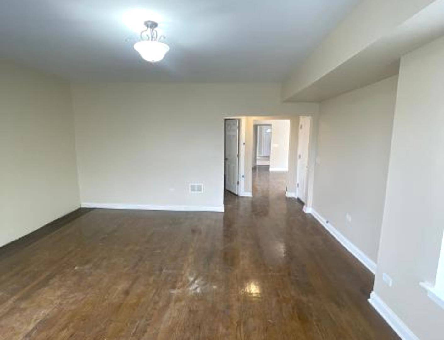 7743 S East End AVE #2, Chicago, IL 60649