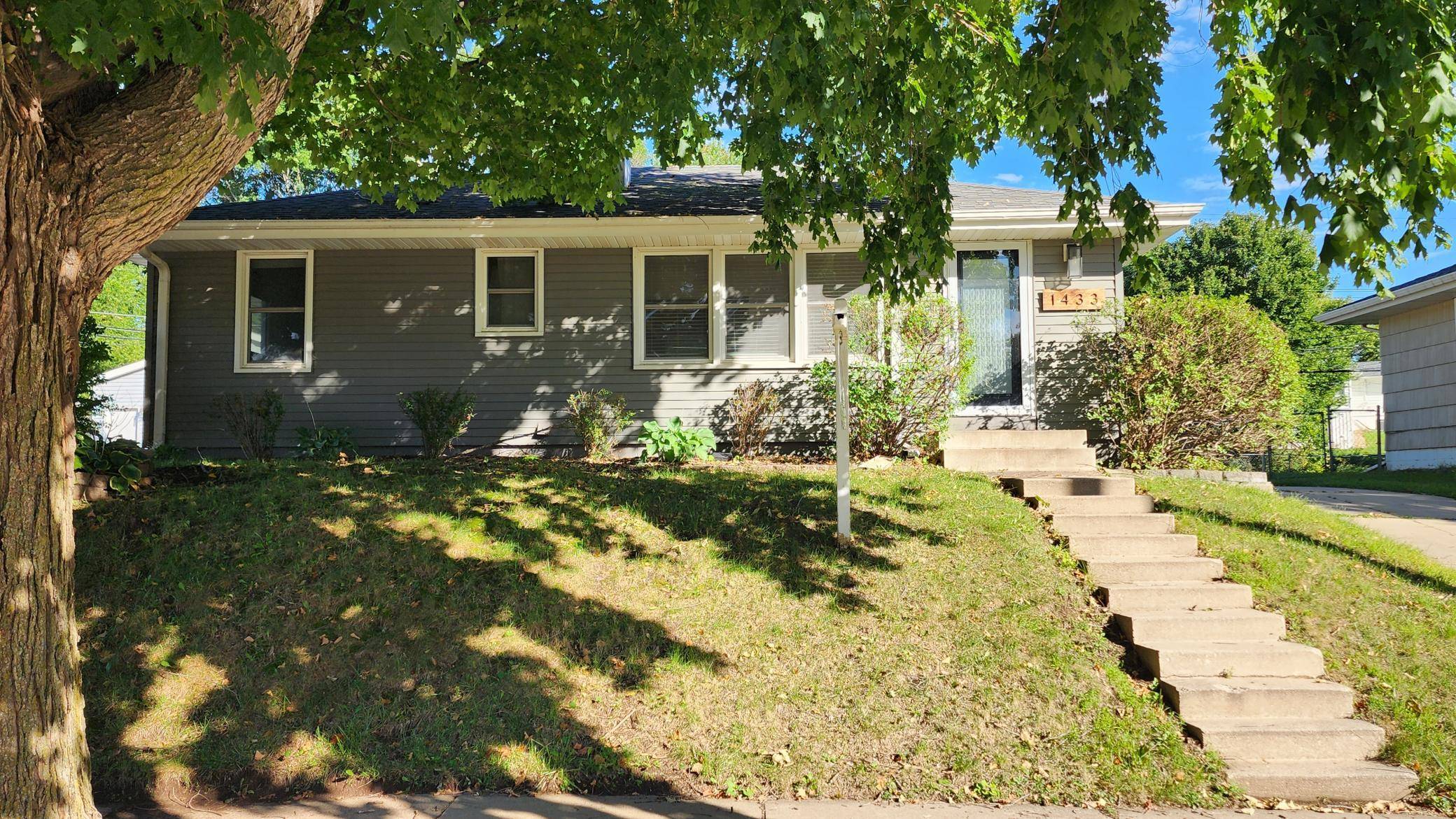 1433 Cascade ST NW, Rochester, MN 55901
