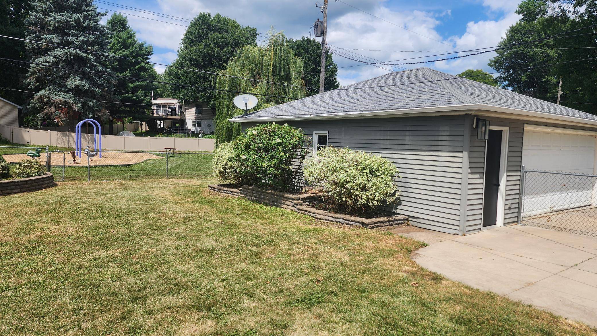 1433 Cascade ST NW, Rochester, MN 55901