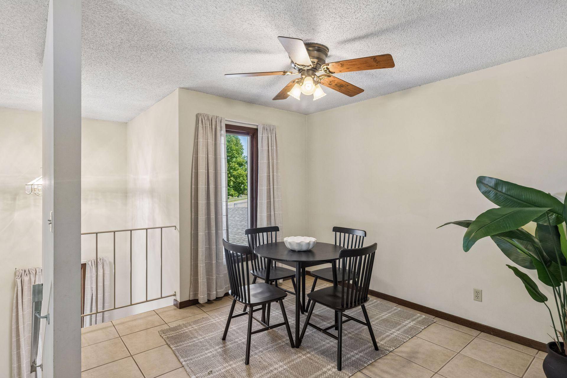 2466 Cobble Hill Alcove #A, Woodbury, MN 55125