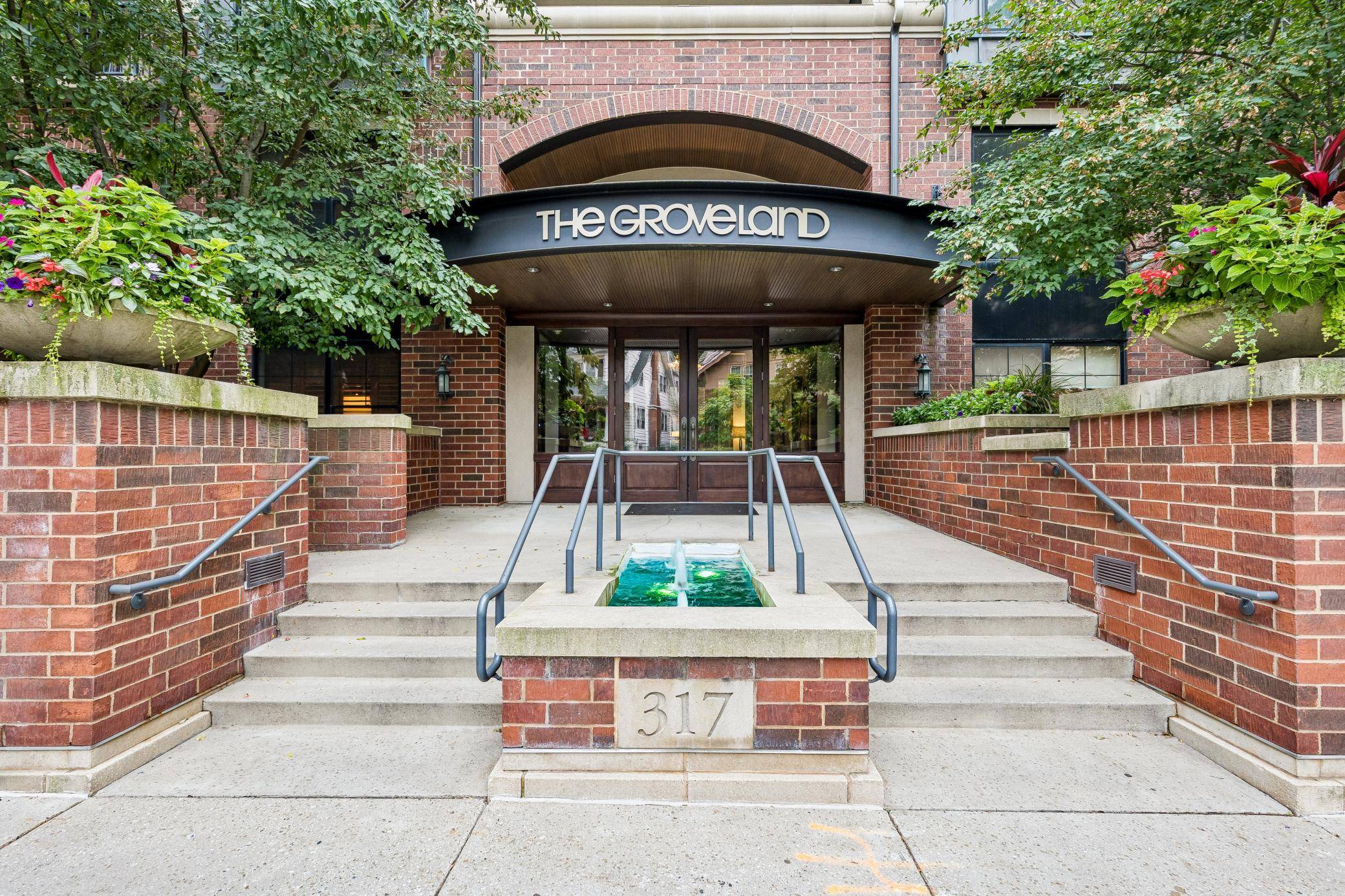 317 Groveland AVE #714, Minneapolis, MN 55403