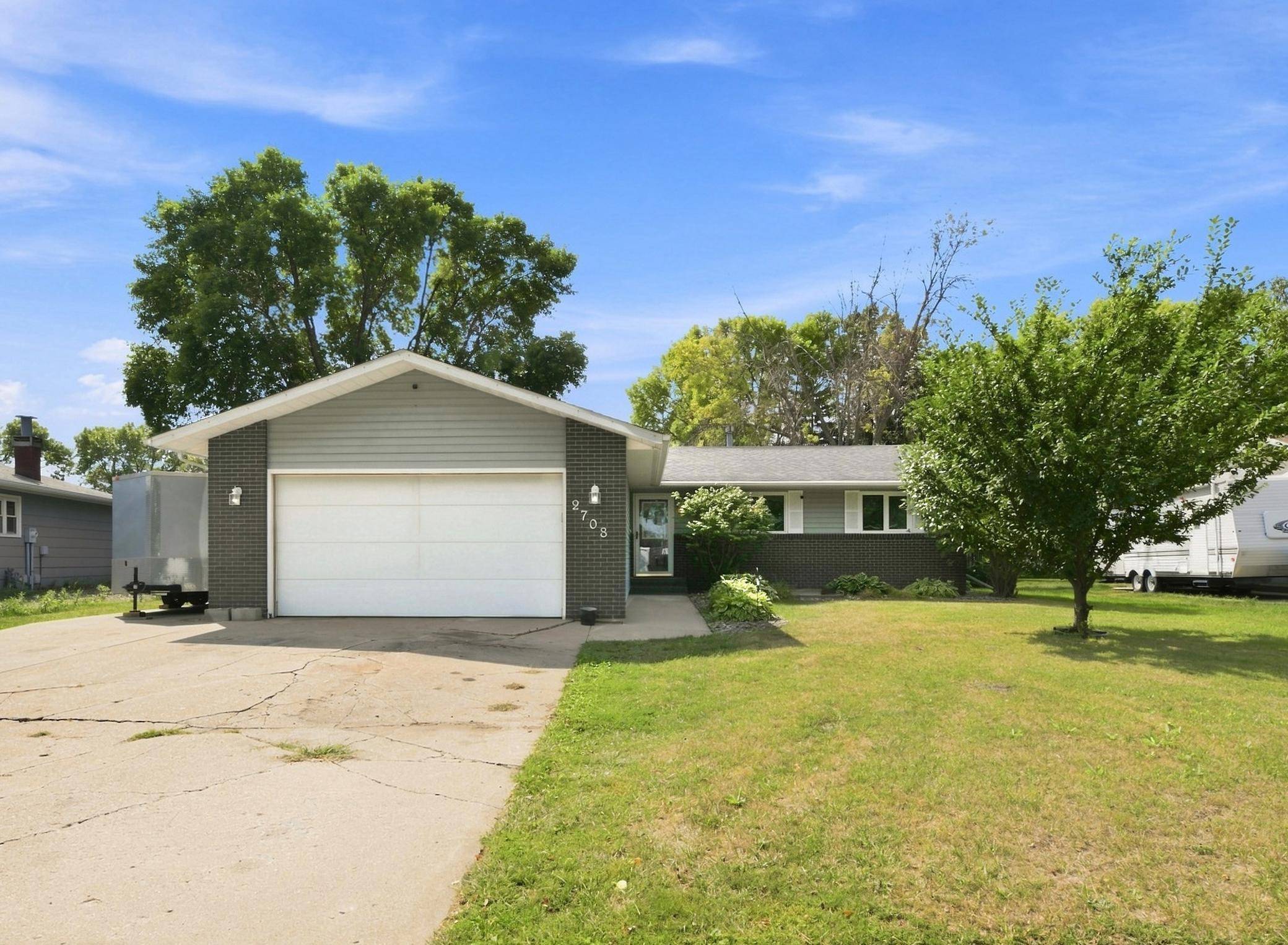 2708 Eastgate Dr. S, Fargo, ND 58103