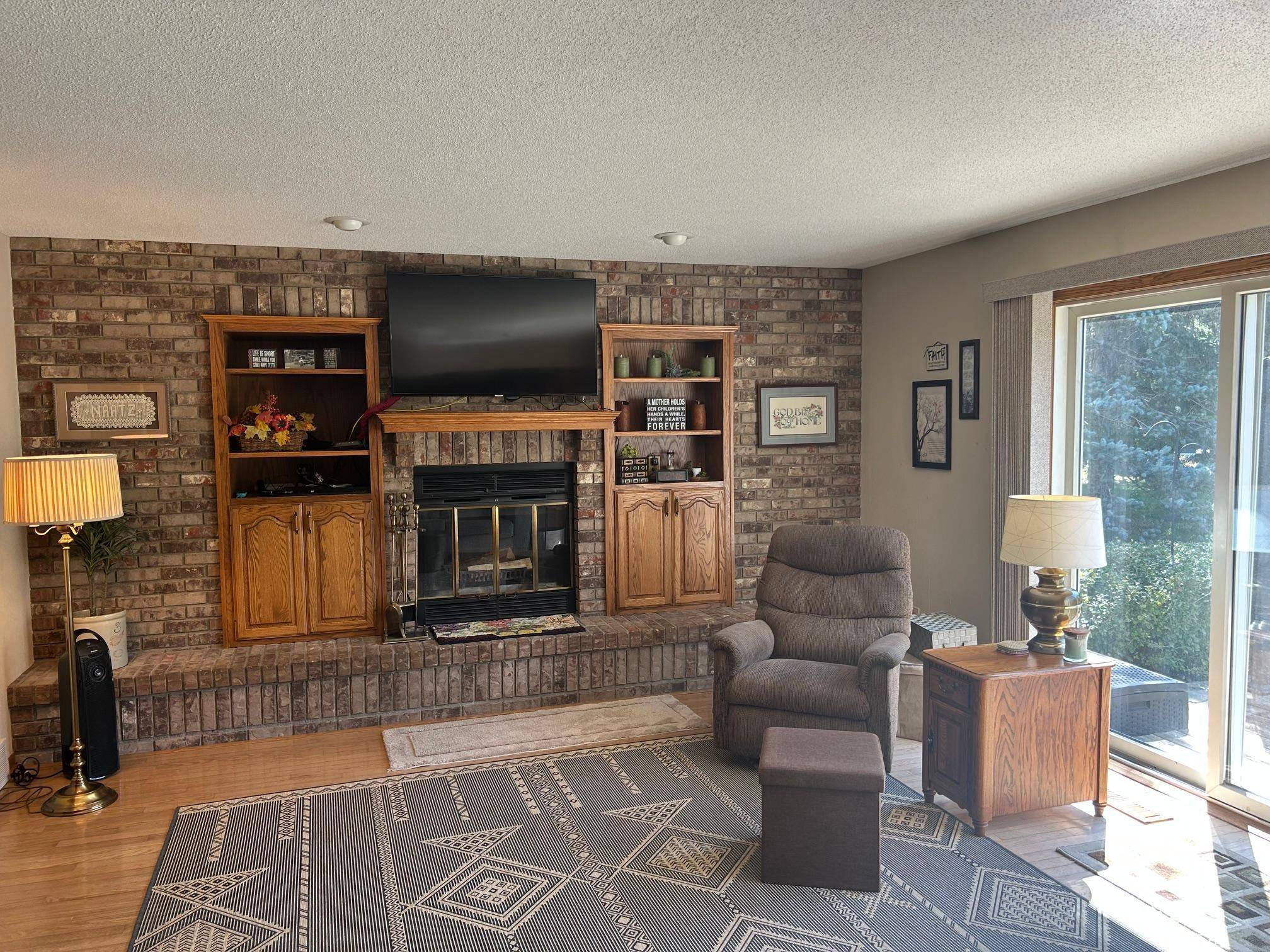 1204 Horizon DR, Marshall, MN 56258