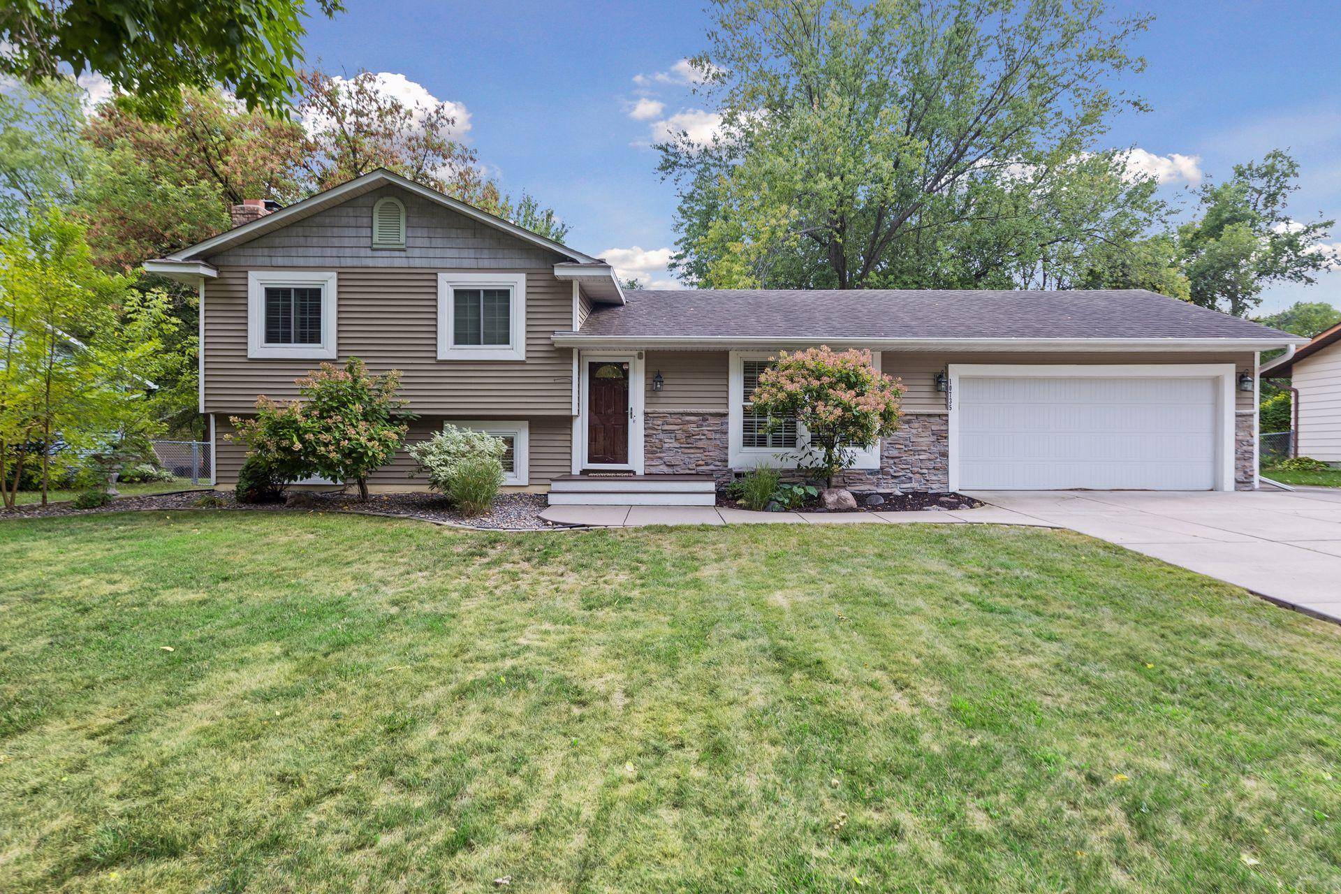 10735 102nd AVE N, Maple Grove, MN 55369
