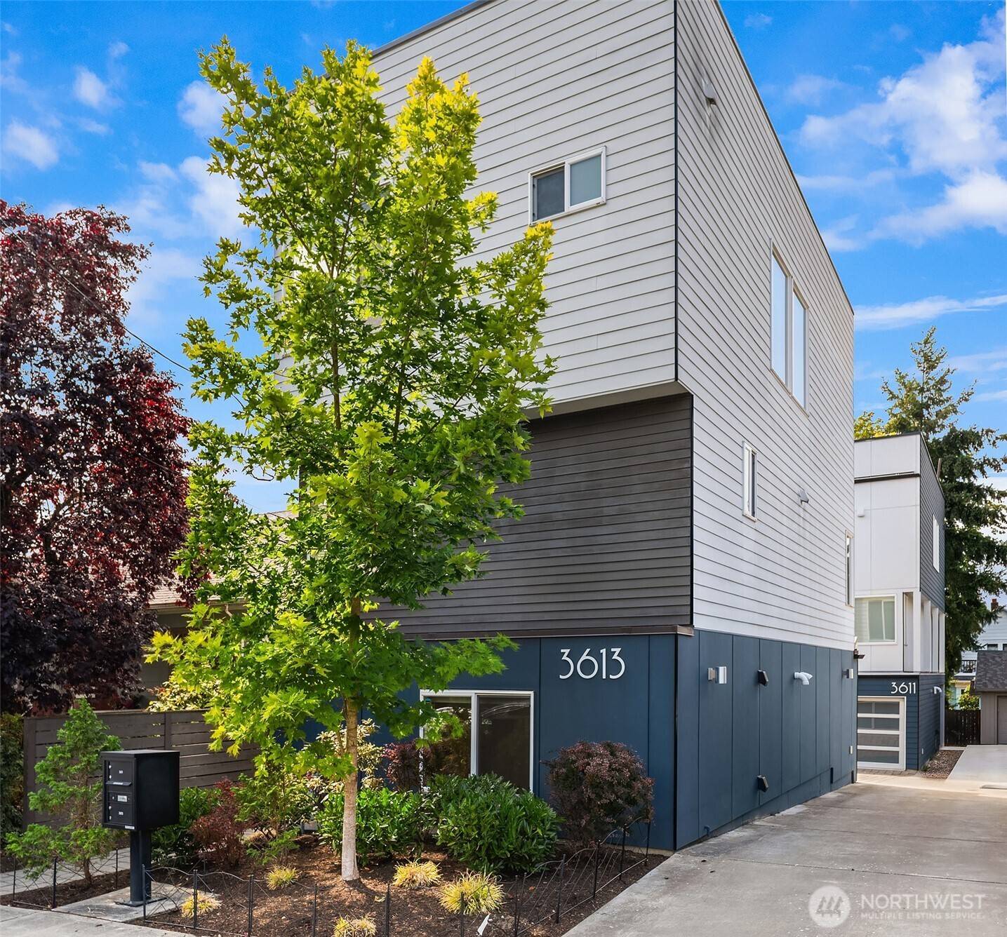 3613 Wallingford AVE N, Seattle, WA 98103