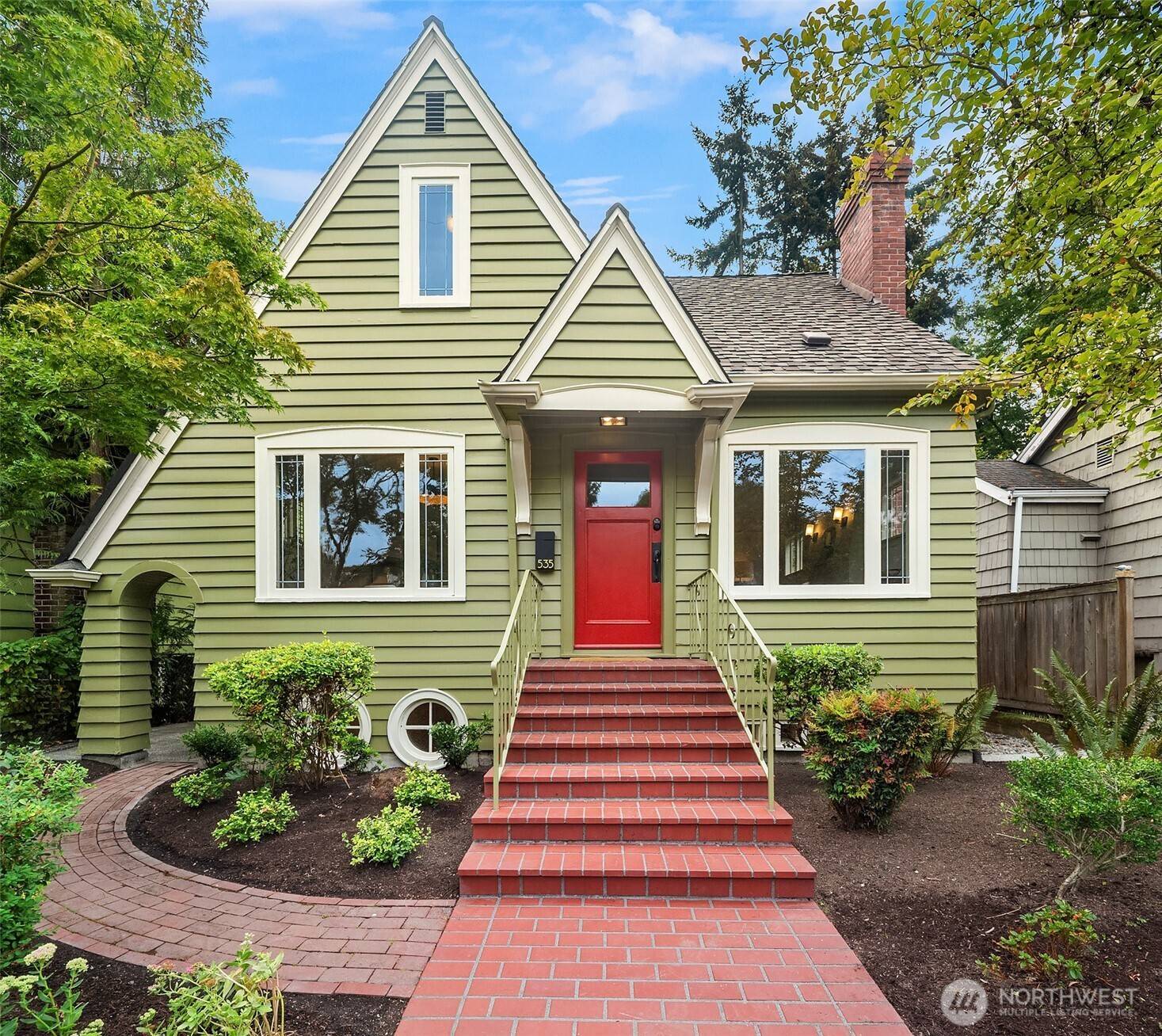 535 N 74th ST, Seattle, WA 98103