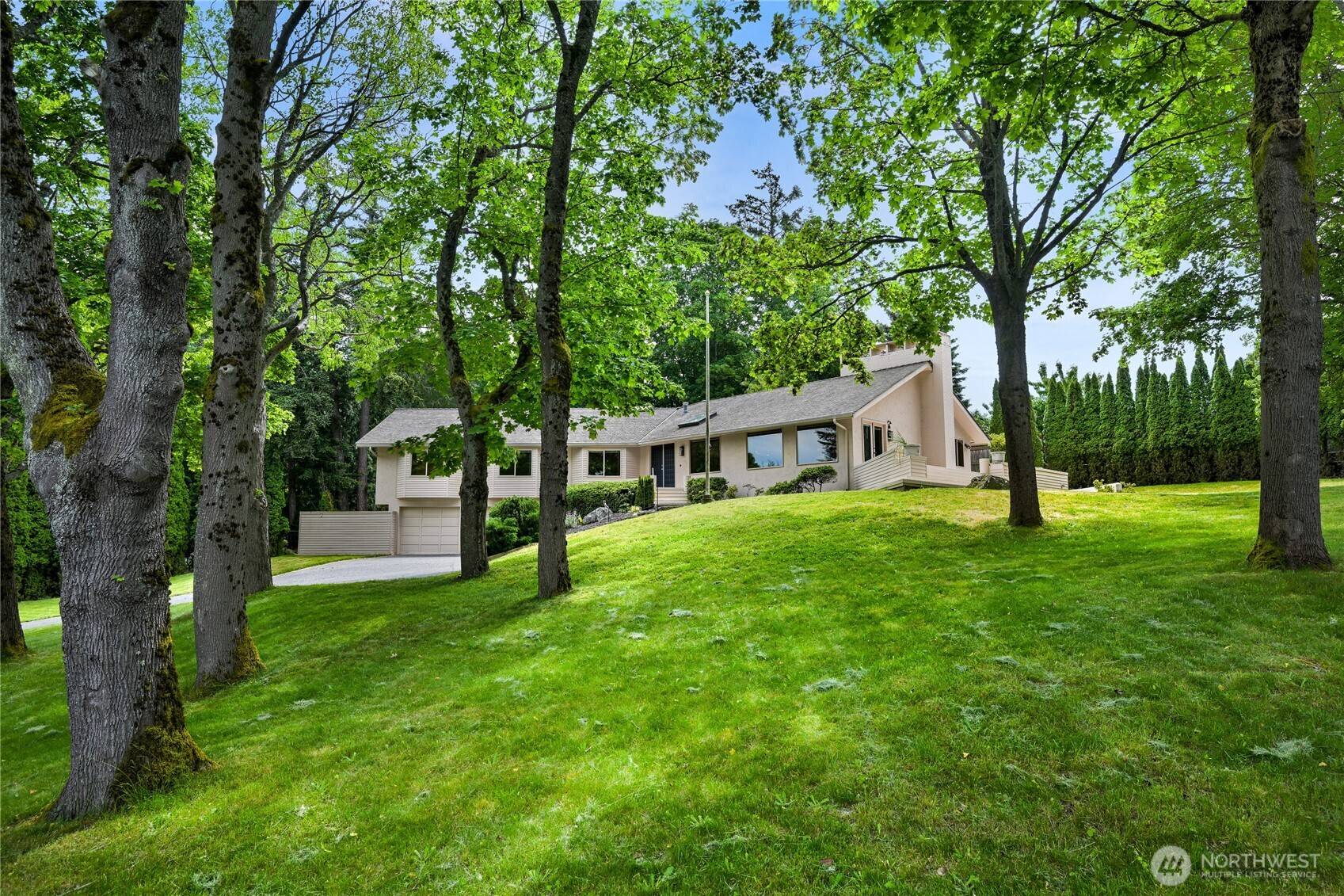 208 Hawthorn RD, Bellingham, WA 98225