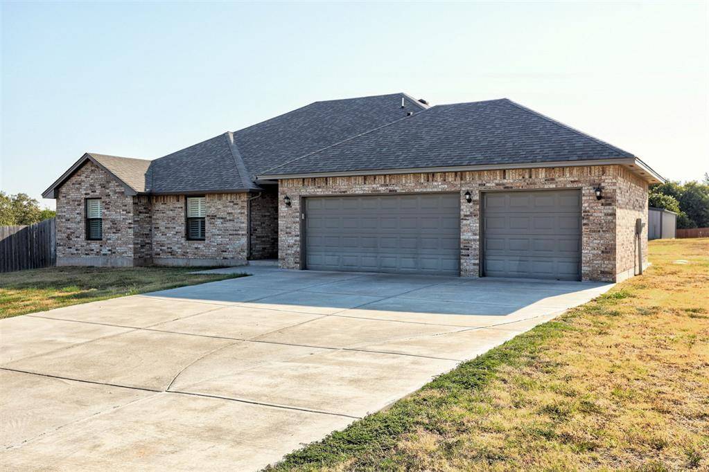 9714 Country Side LN, Guthrie, OK 73044
