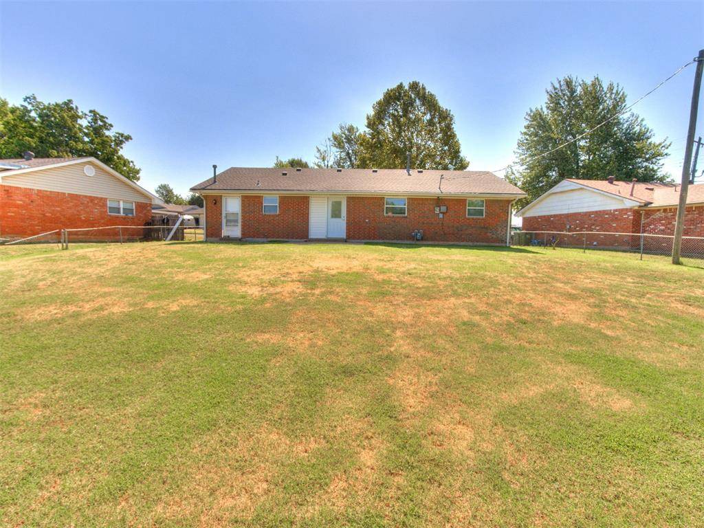 124 N Ranchwood BLVD, Yukon, OK 73099