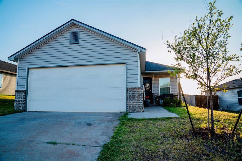 1103 Stallion DR, Guthrie, OK 73044