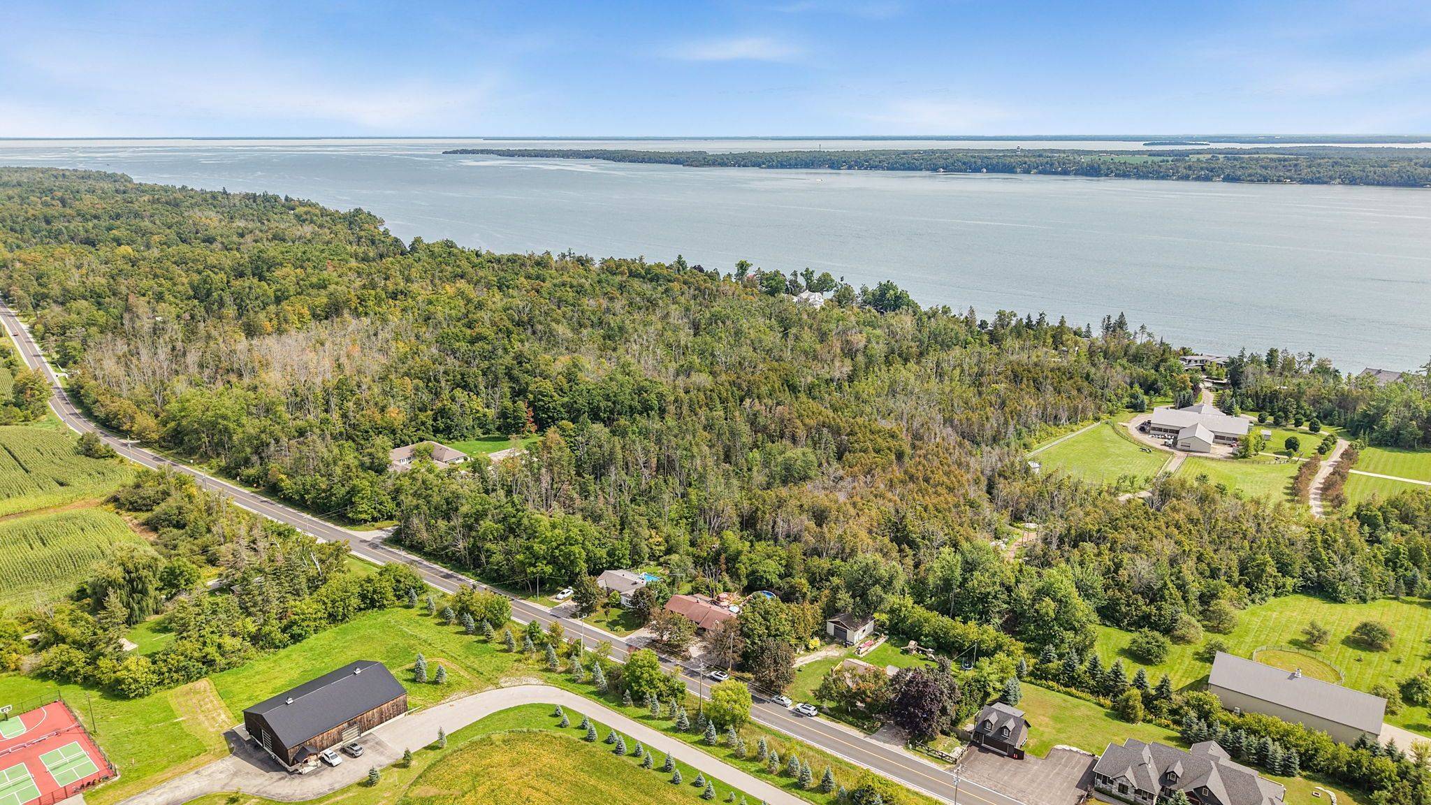 2447 Ridge RD W, Oro-medonte, ON L0L 2L0