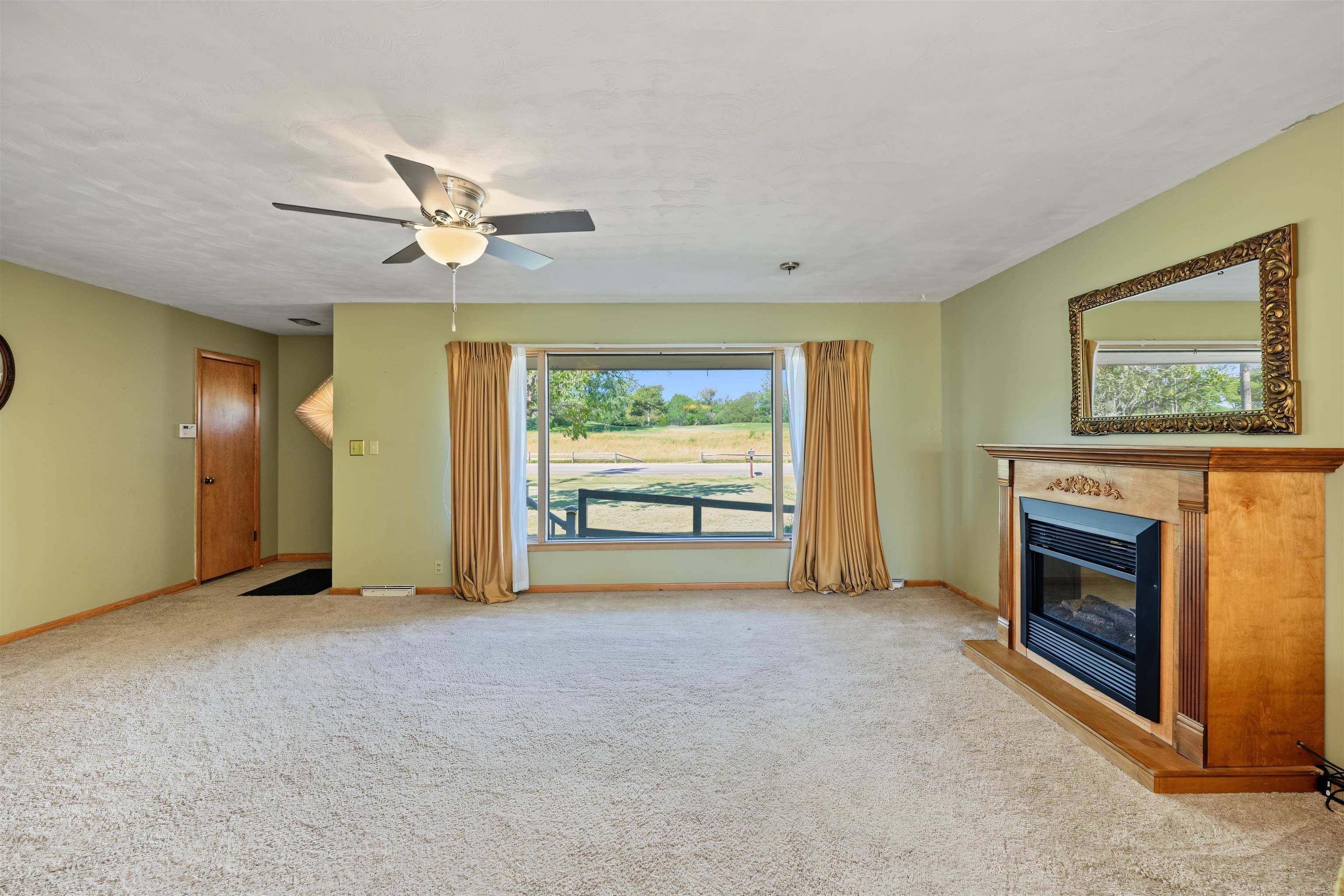 20 N Eastborough Rd, Salina, KS 67401
