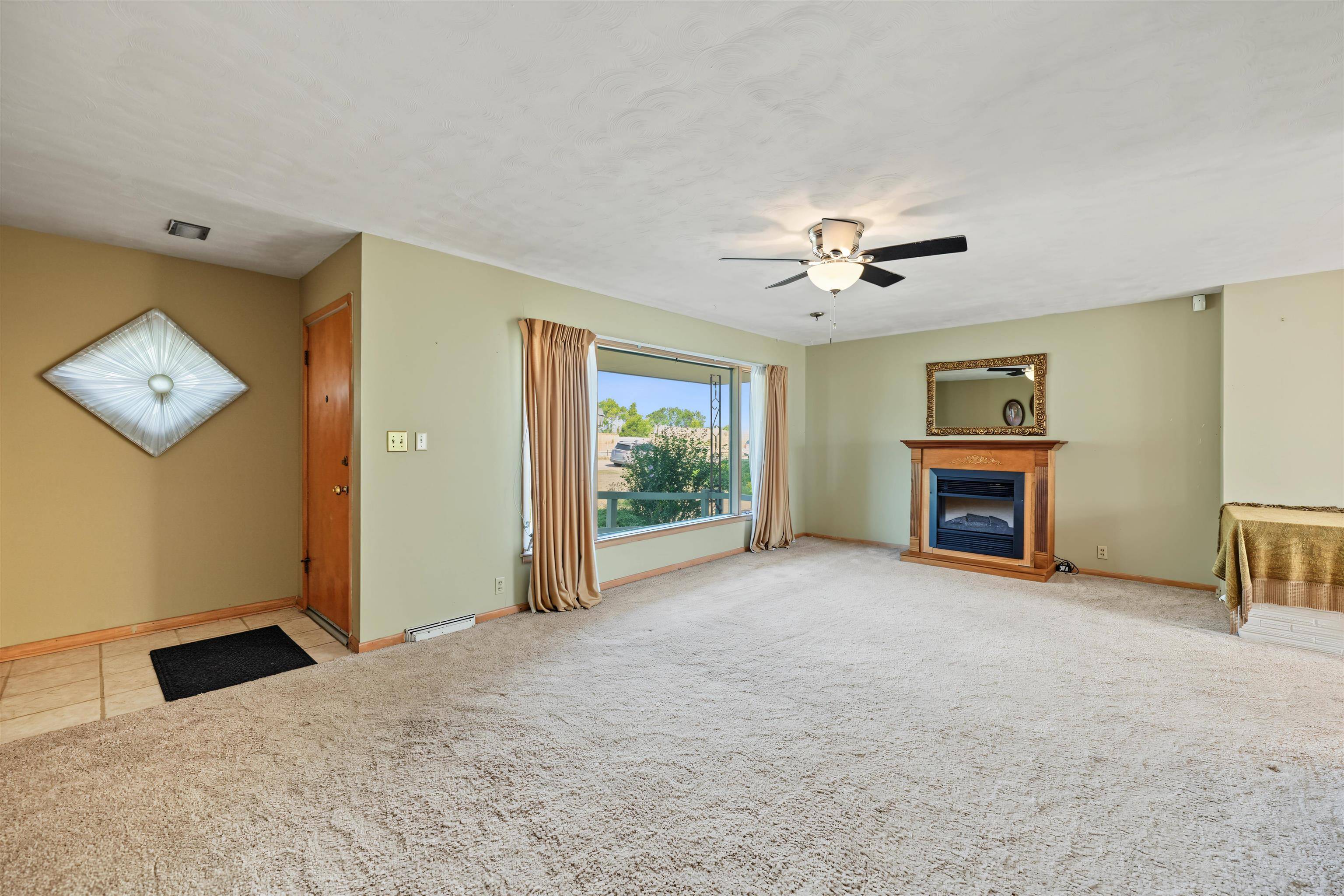 20 N Eastborough Rd, Salina, KS 67401