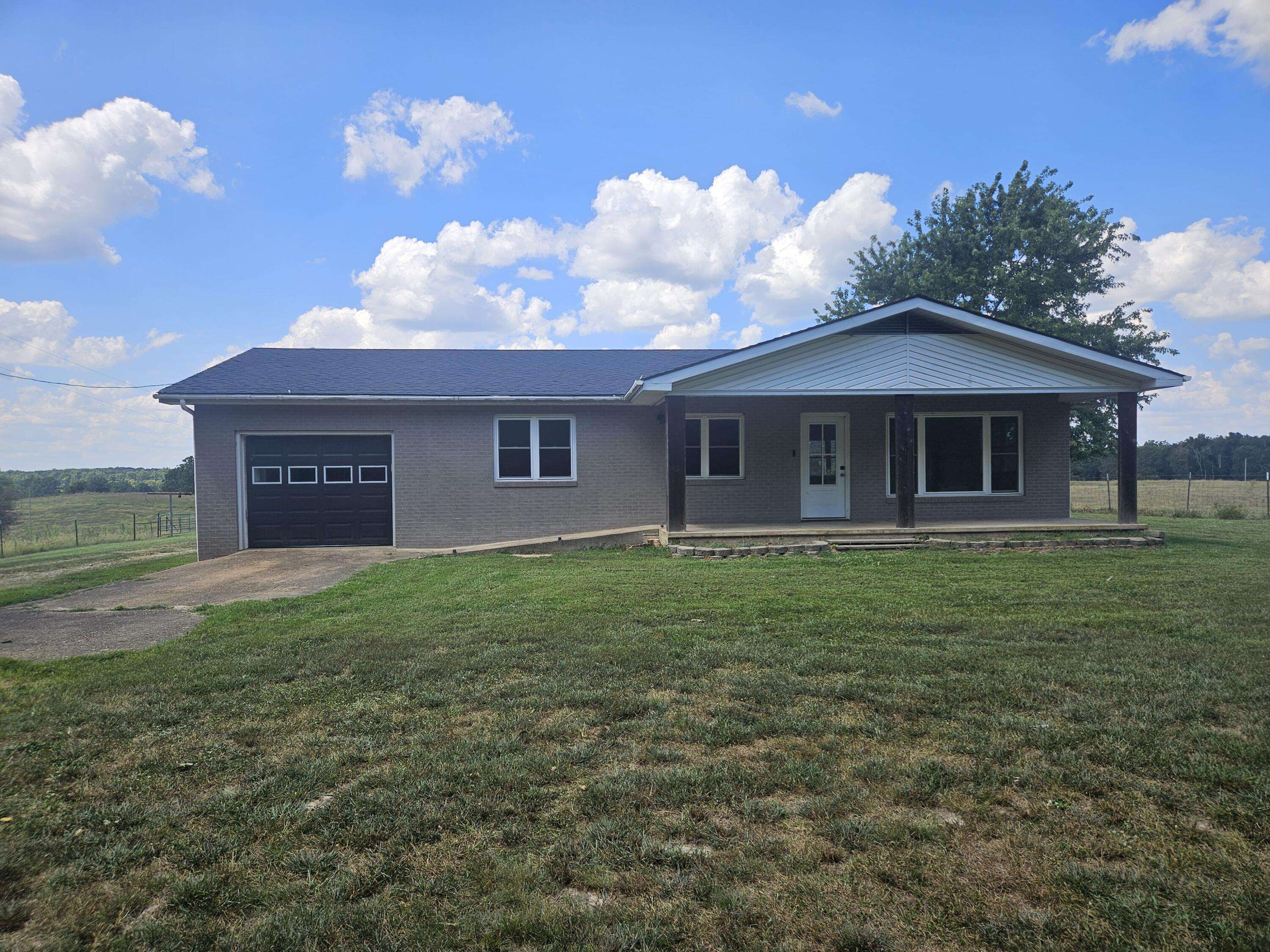6305 State Route T, Birch Tree, MO 65438