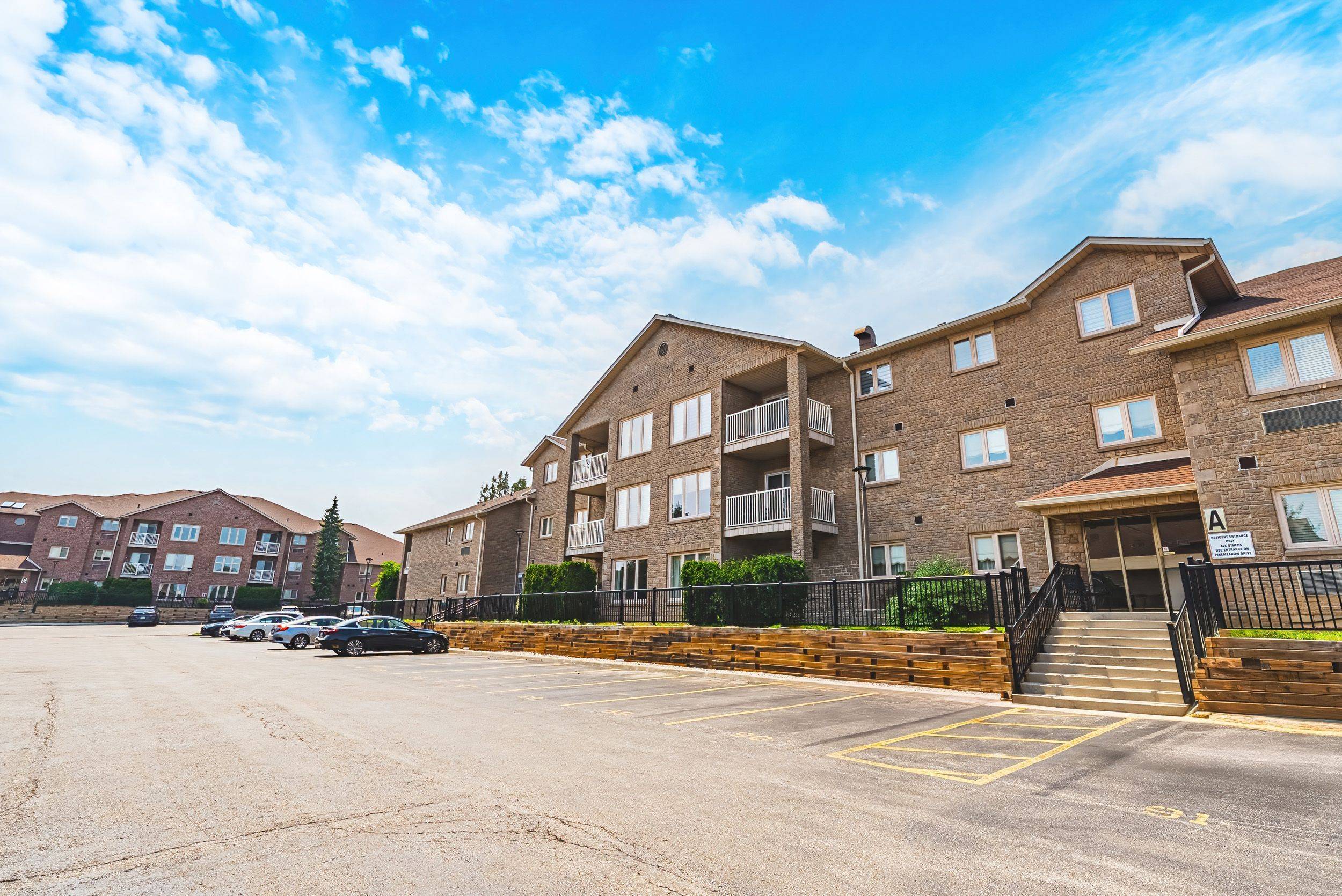 3050 Pinemeadow DR #6, Burlington, ON L7M 3X5
