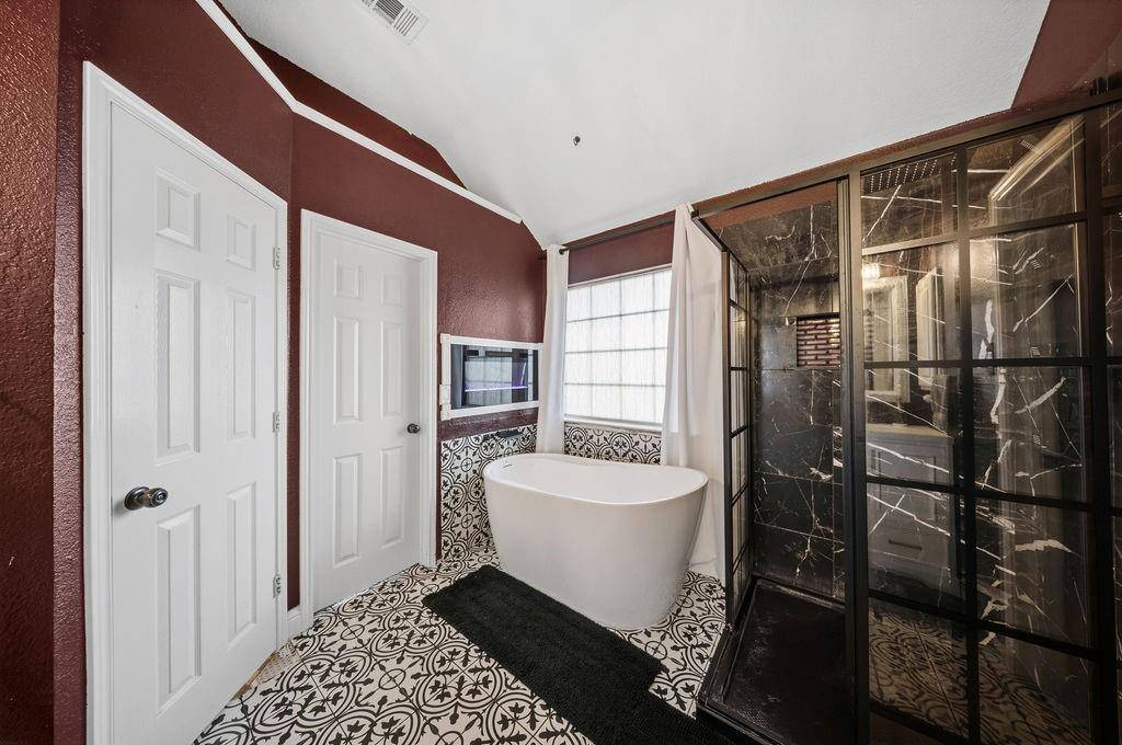 6601 Redwood Lane, The Colony, TX 75056