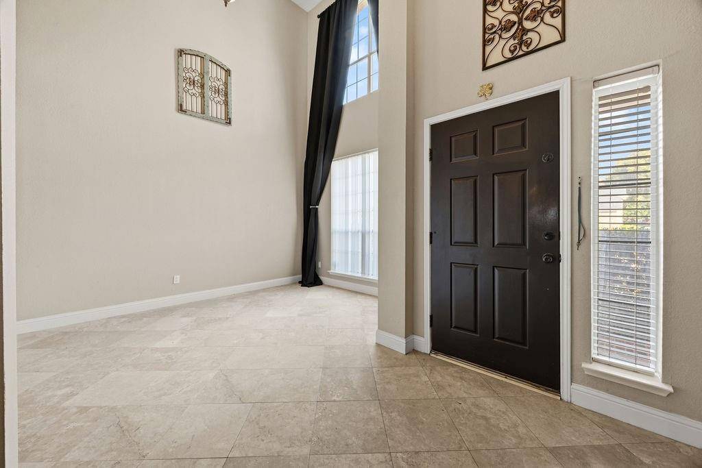 6601 Redwood Lane, The Colony, TX 75056
