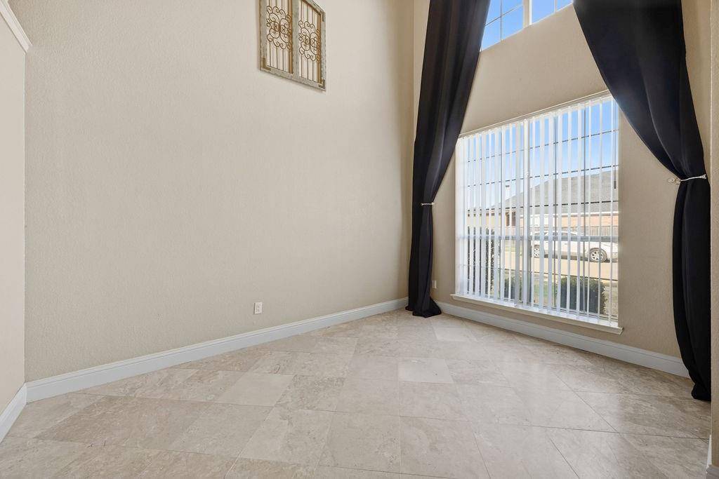 6601 Redwood Lane, The Colony, TX 75056