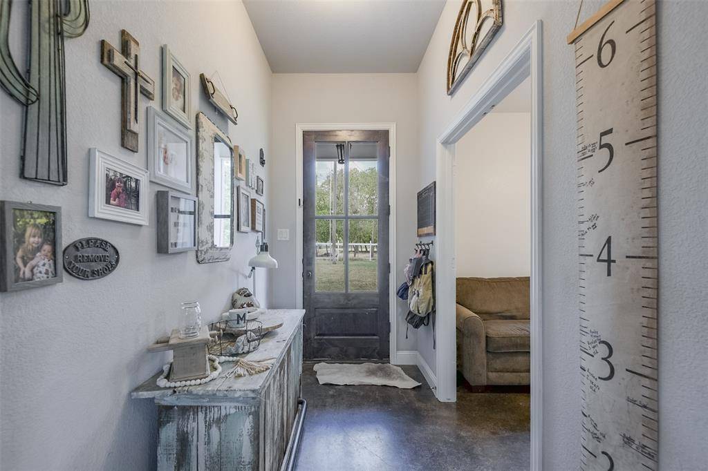 161 Laurie Lane, Waxahachie, TX 75165