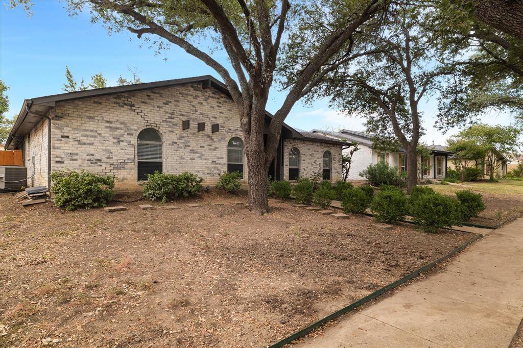 1831 Chamberlain Drive, Carrollton, TX 75007
