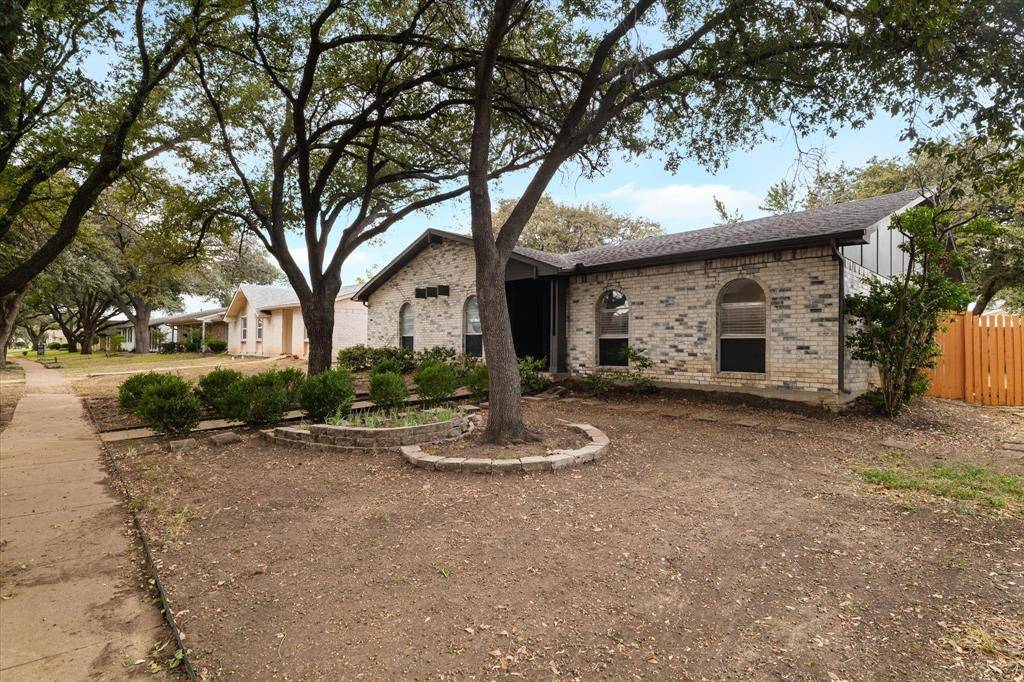1831 Chamberlain Drive, Carrollton, TX 75007