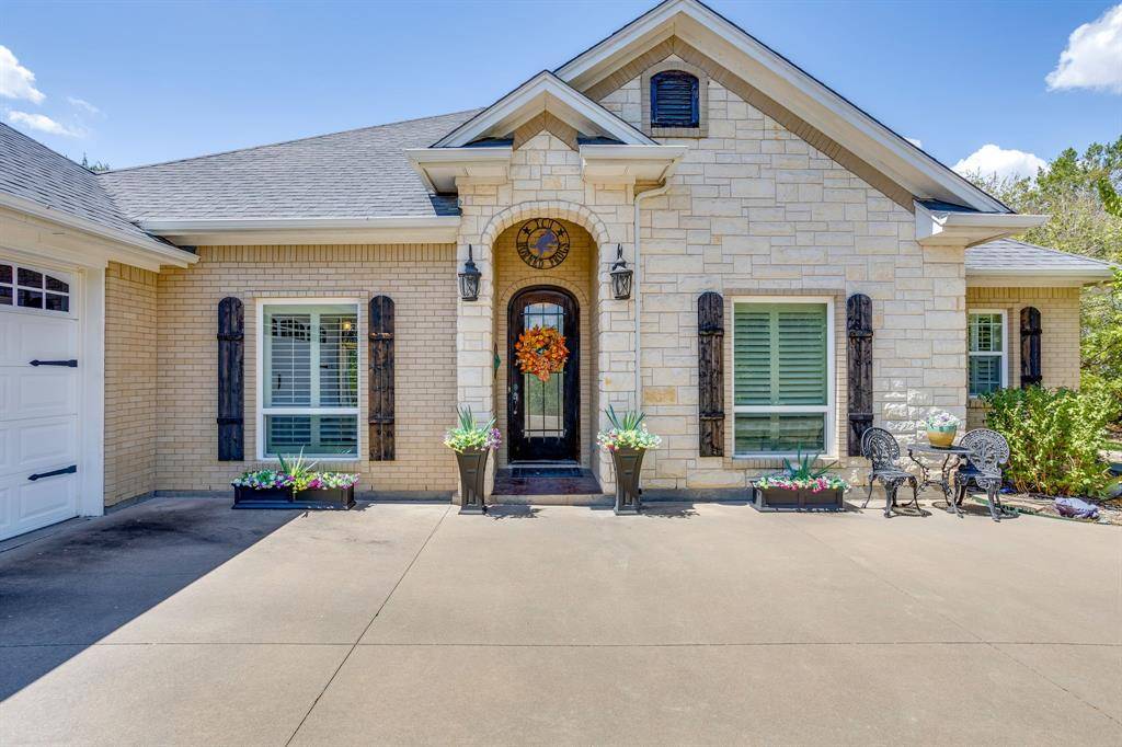 8528 Summerhill Lane, Cleburne, TX 76033
