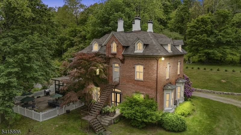 20 Belvidere Ave, Oxford Twp., NJ 07863